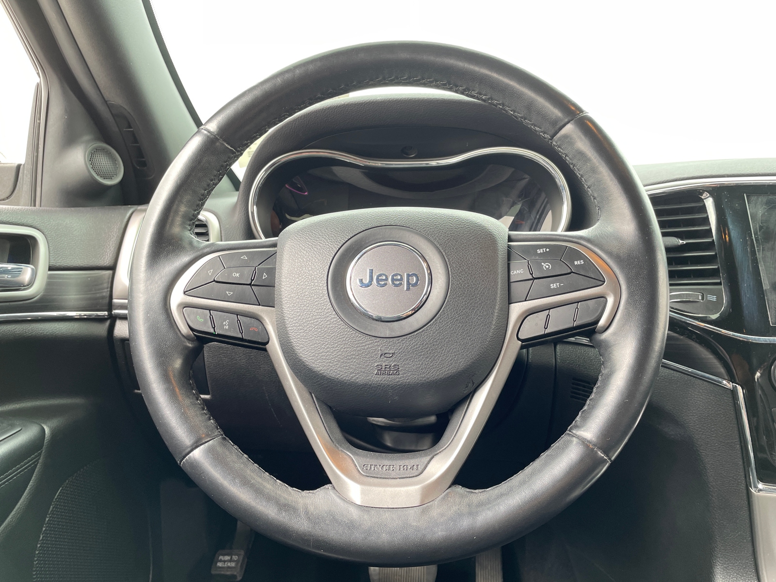 Thumbnail: 2019 Jeep Grand Cherokee - 4
