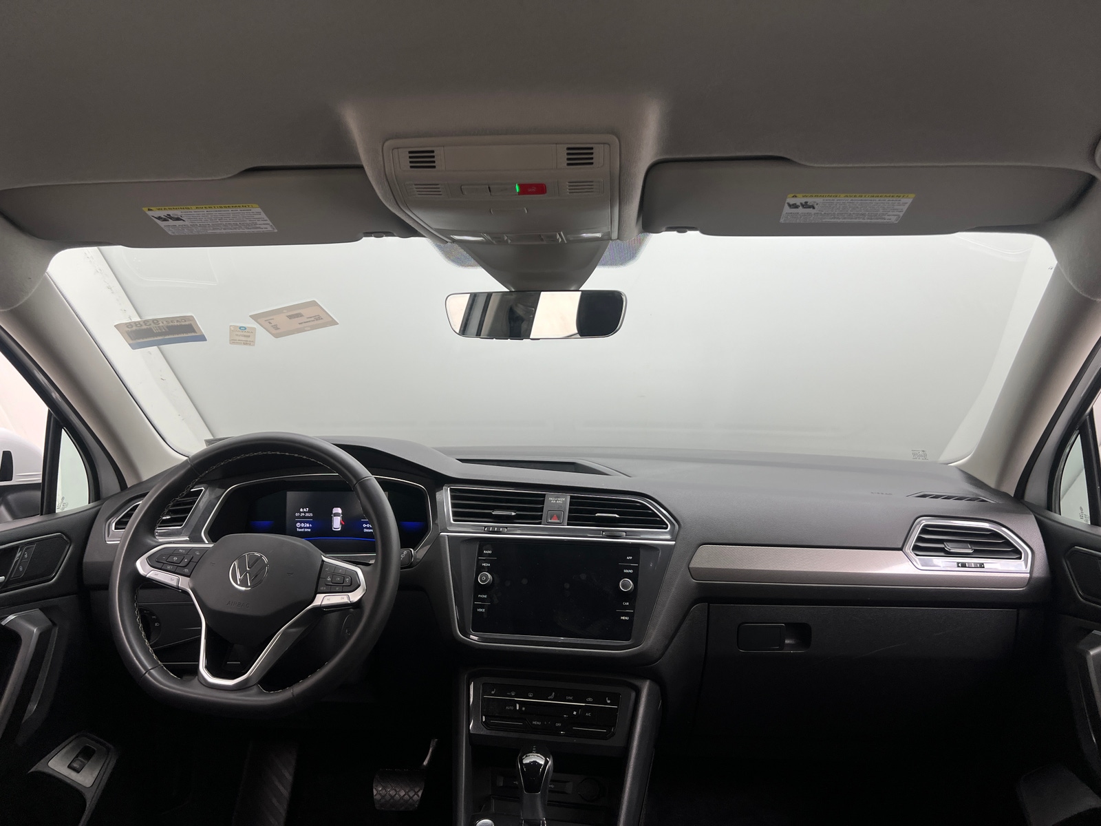 Thumbnail: 2022 Volkswagen Tiguan - 2