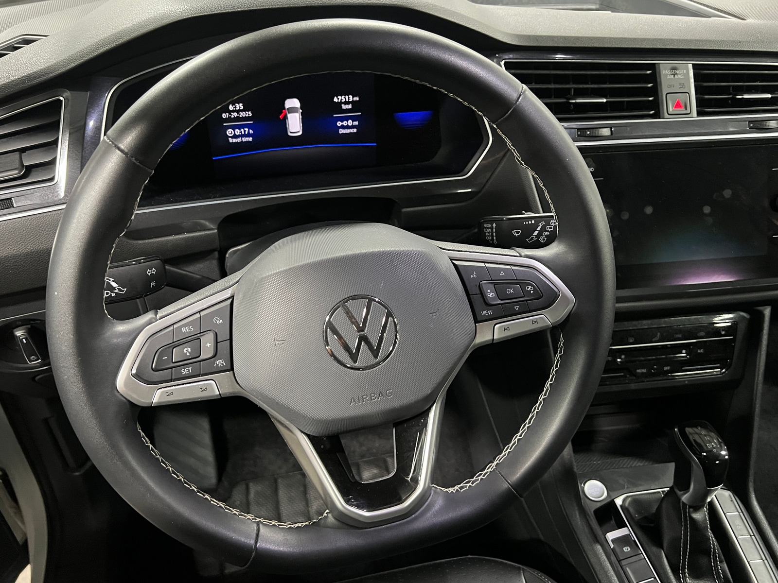 Thumbnail: 2022 Volkswagen Tiguan - 4