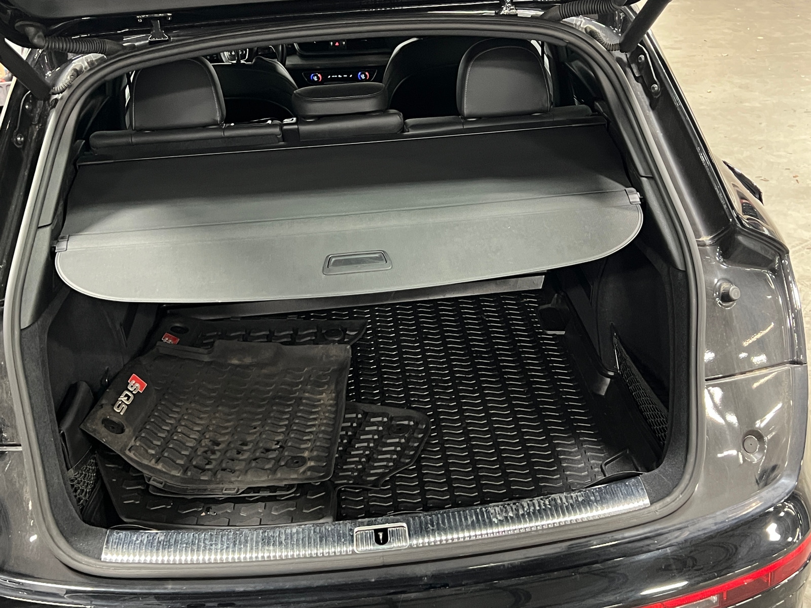 Thumbnail: 2018 Audi SQ5 - 6