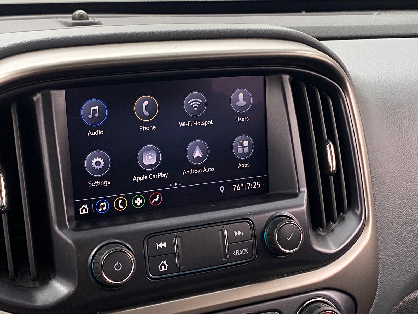 Thumbnail: 2021 Chevrolet Colorado - 3