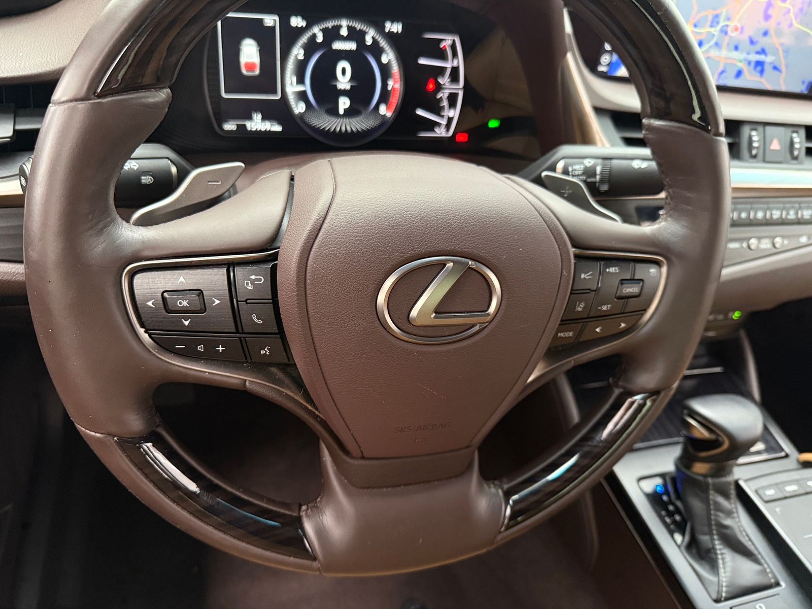 Thumbnail: 2021 Lexus ES - 4
