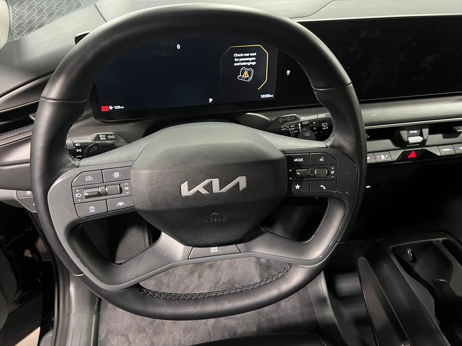 Thumbnail: 2024 Kia EV9 - 4