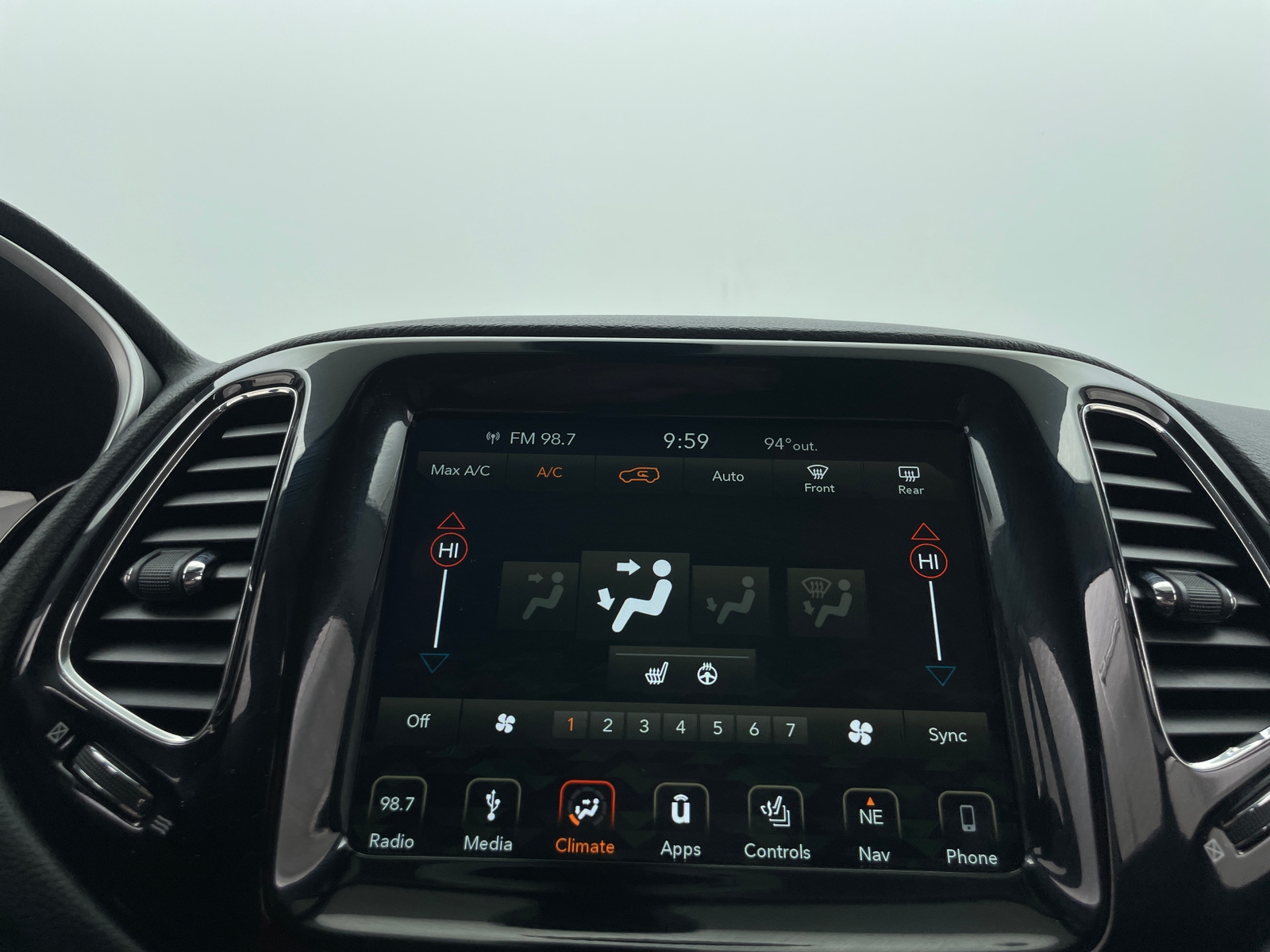 Thumbnail: 2019 Jeep Compass - 3