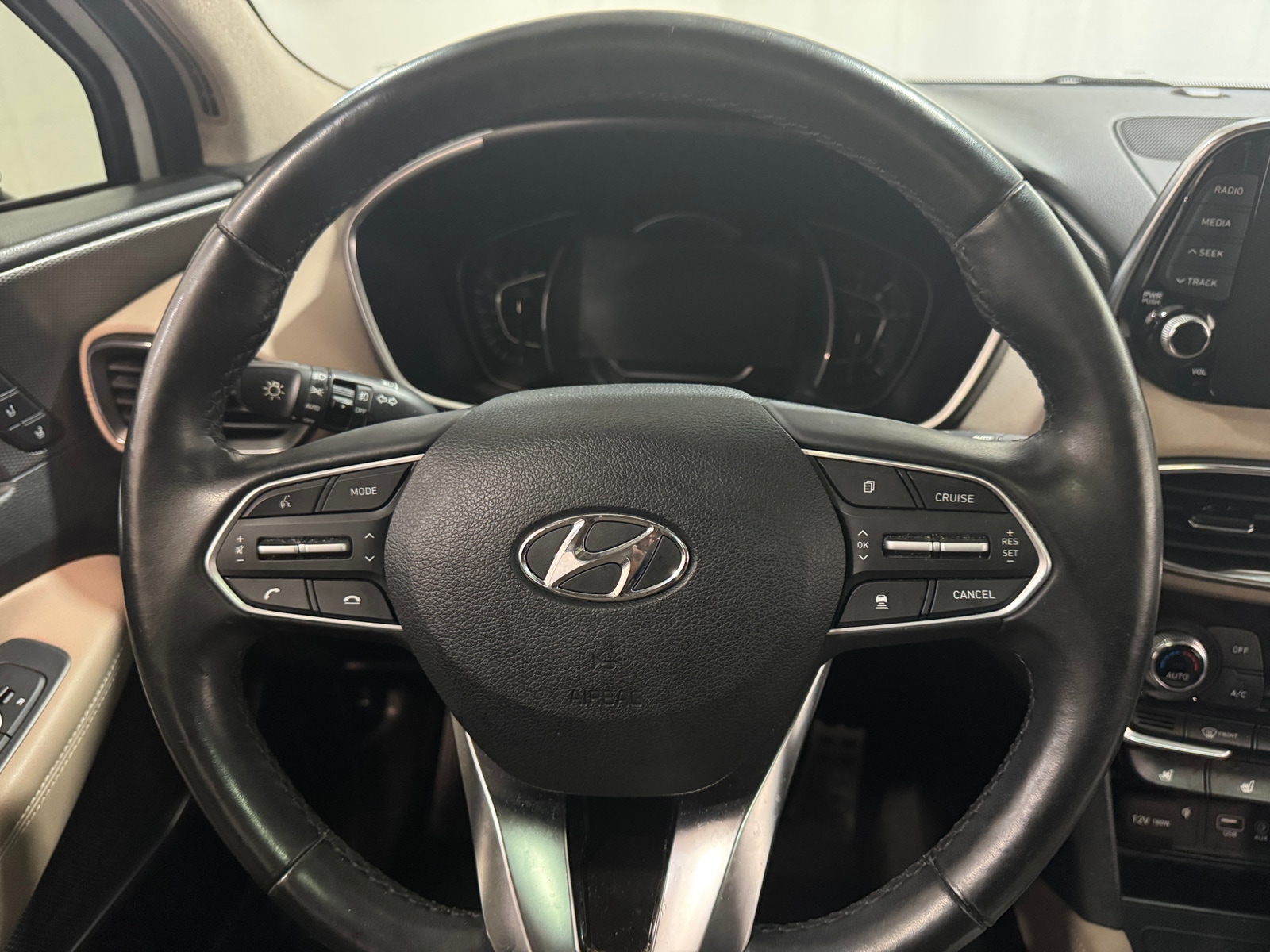 Thumbnail: 2020 Hyundai Santa Fe - 4
