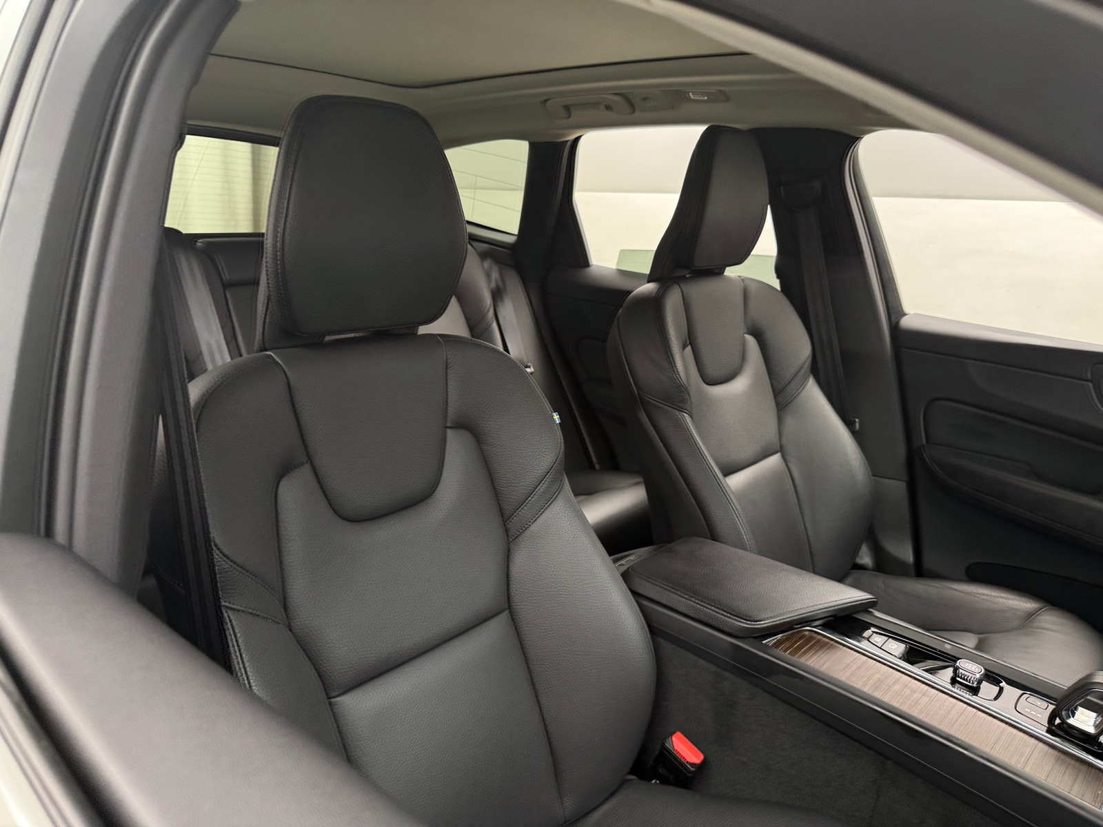Thumbnail: 2022 Volvo XC60 - 2