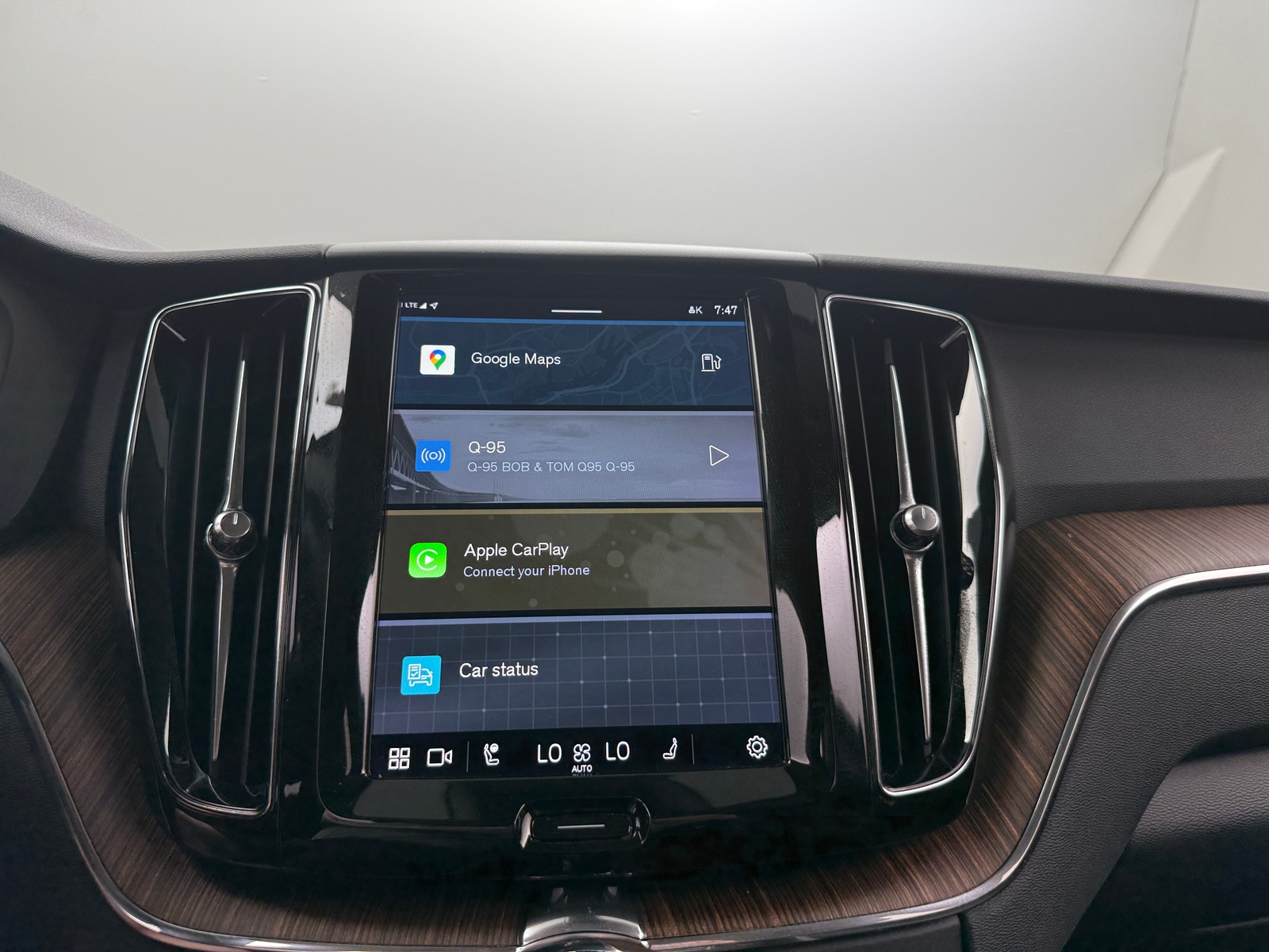 Thumbnail: 2022 Volvo XC60 - 4