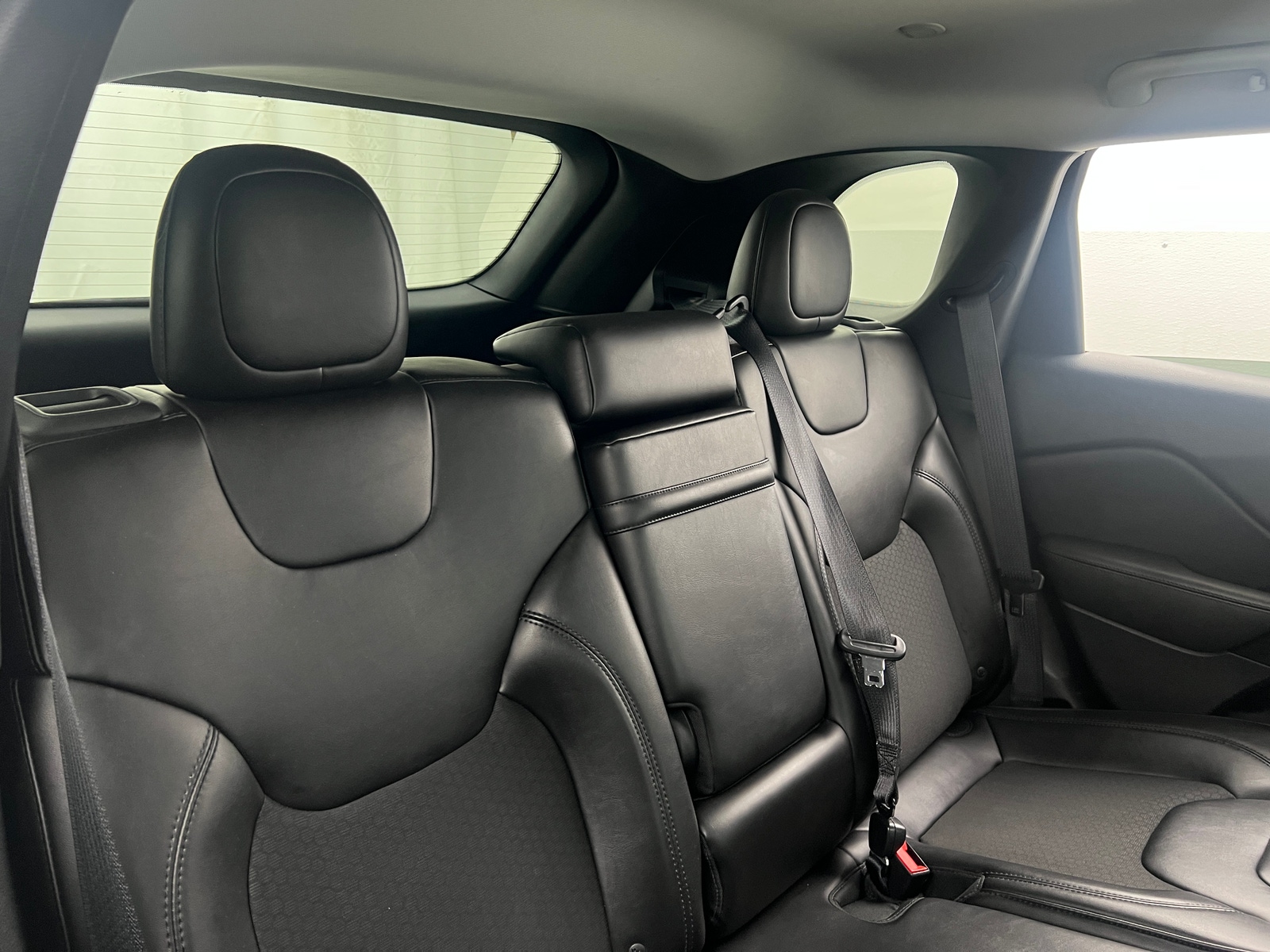 Thumbnail: 2019 Jeep Cherokee - 6