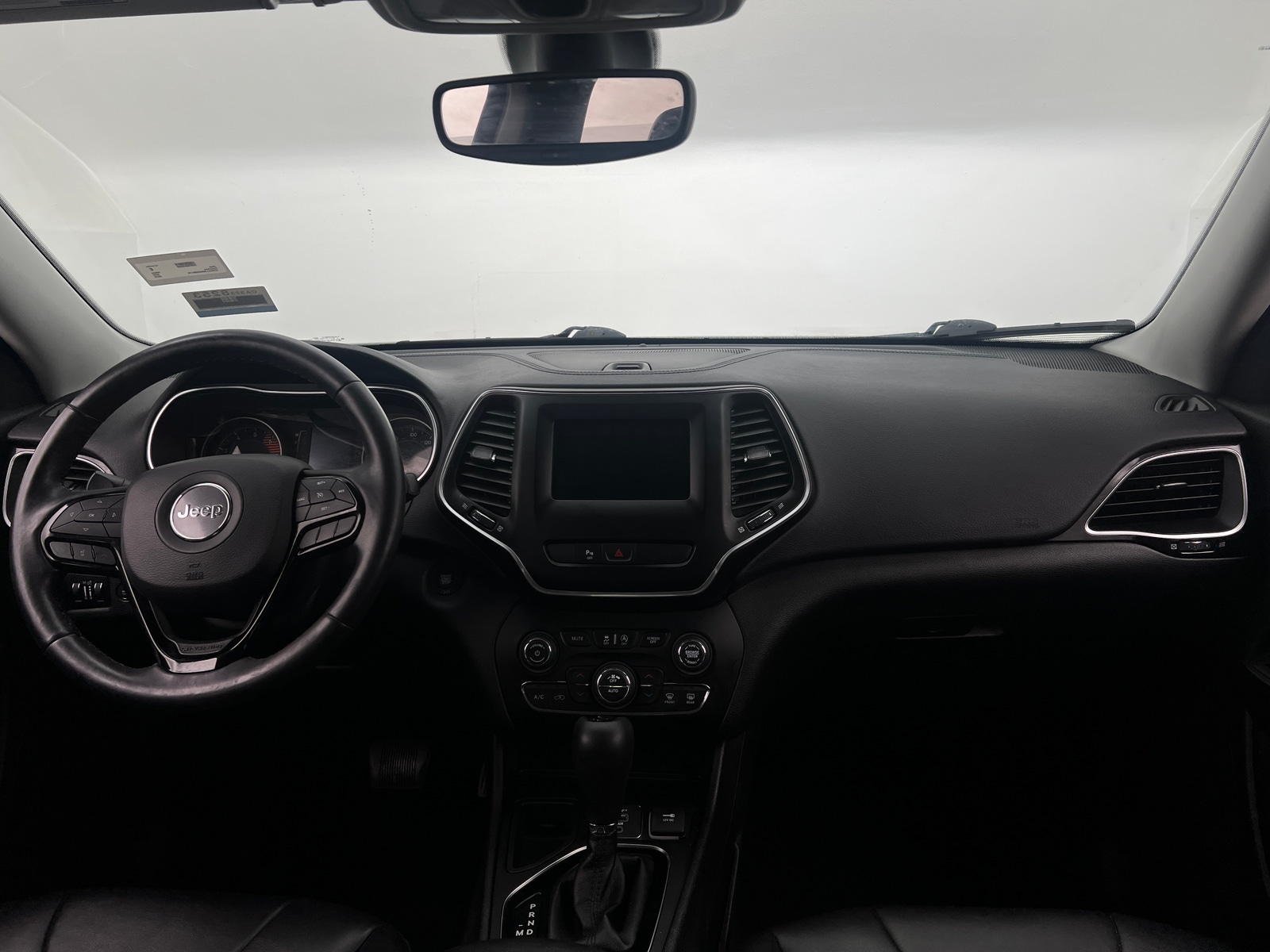 Thumbnail: 2019 Jeep Cherokee - 3