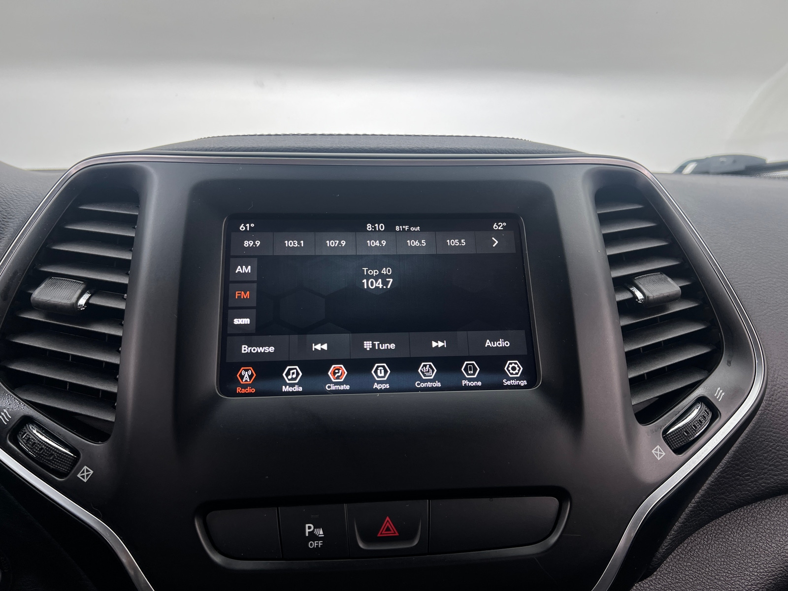 Thumbnail: 2019 Jeep Cherokee - 4