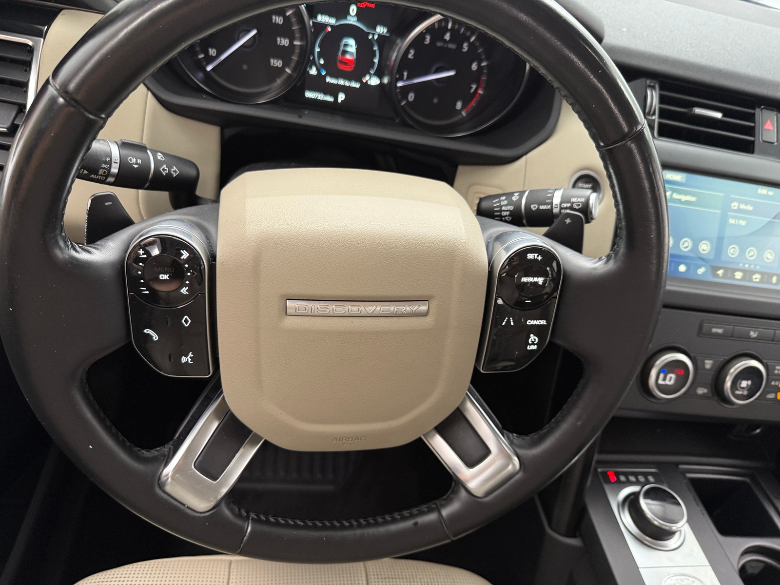 Thumbnail: 2019 Land Rover Discovery - 4