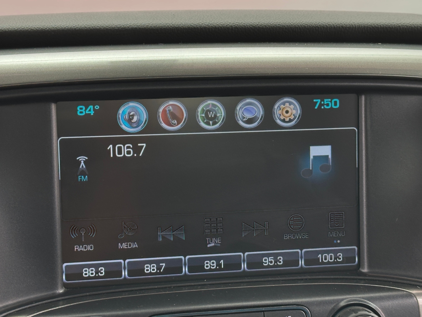Thumbnail: 2019 Chevrolet Silverado 1500 - 4
