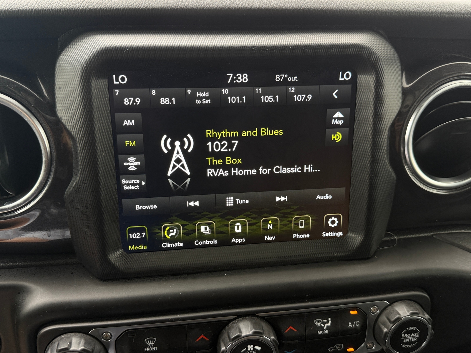 Thumbnail: 2022 Jeep Wrangler - 3