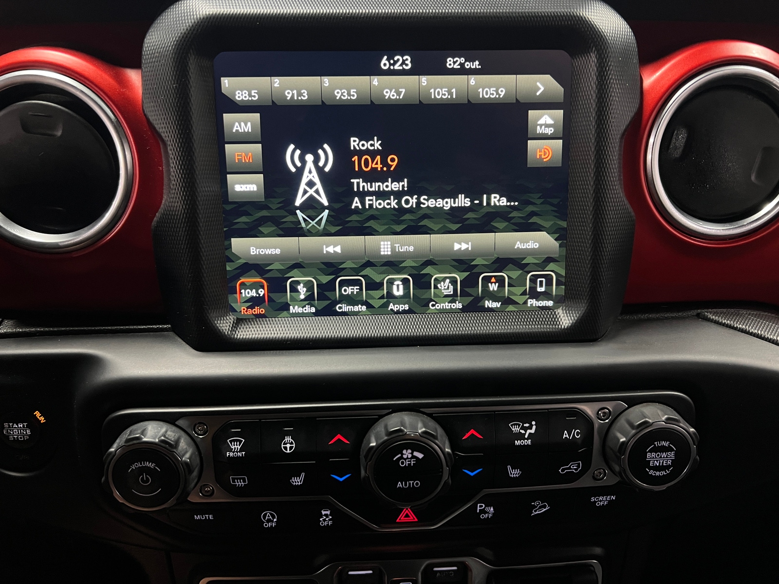 Thumbnail: 2019 Jeep Wrangler - 3
