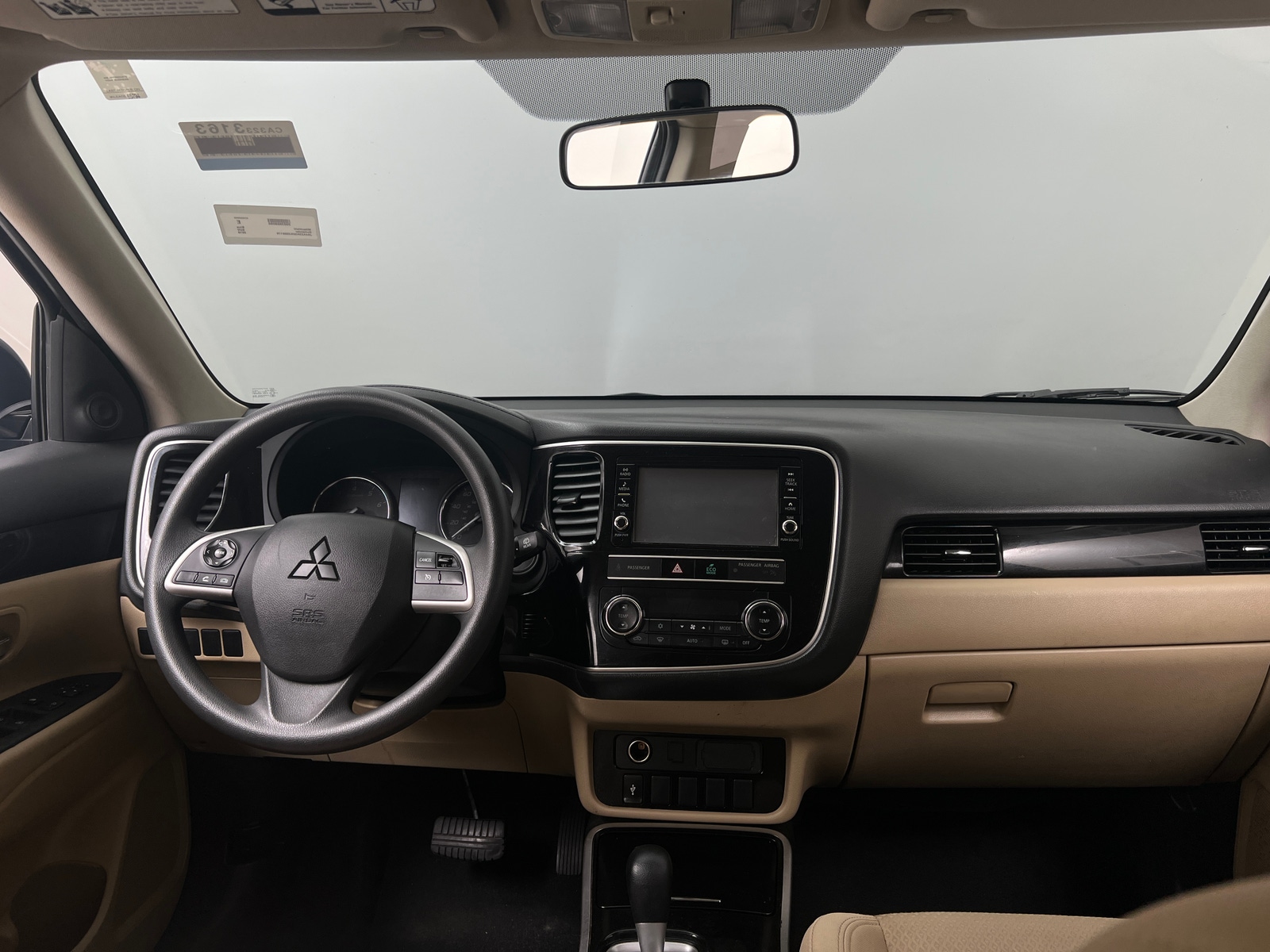 Thumbnail: 2019 Mitsubishi Outlander - 3