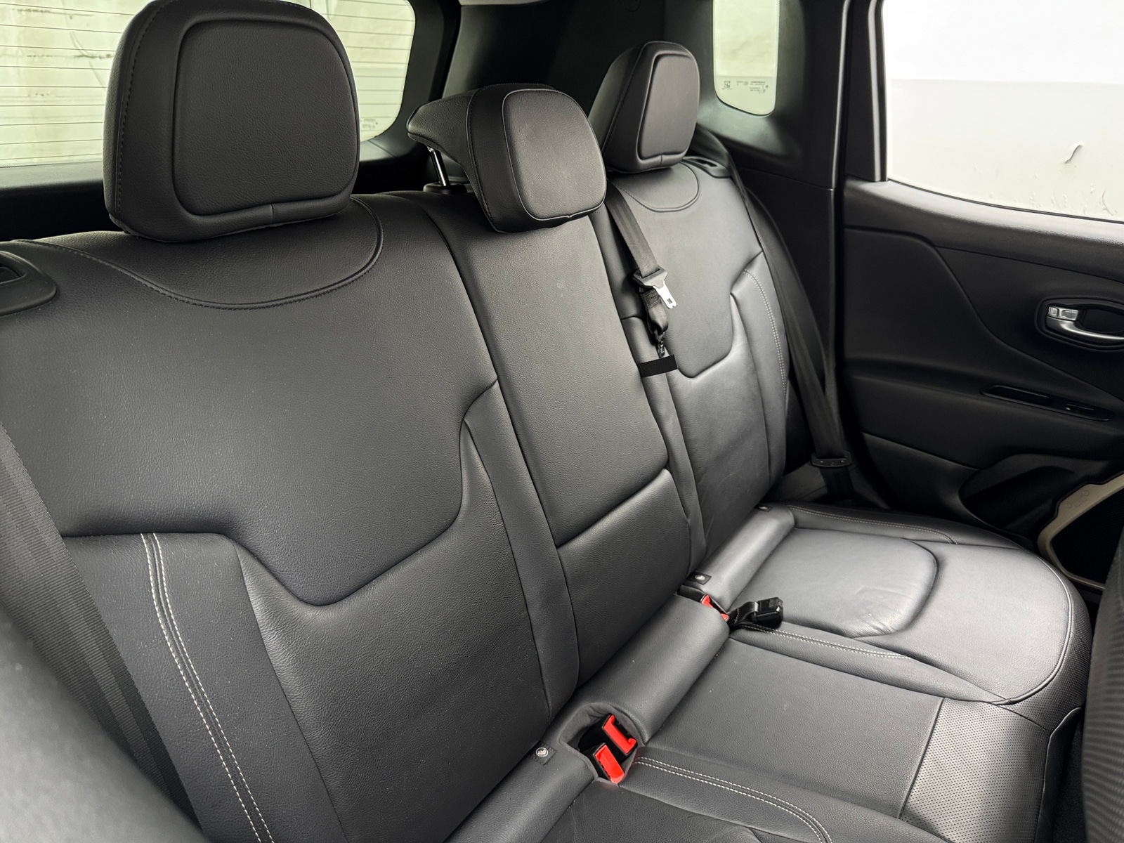 Thumbnail: 2016 Jeep Renegade - 5