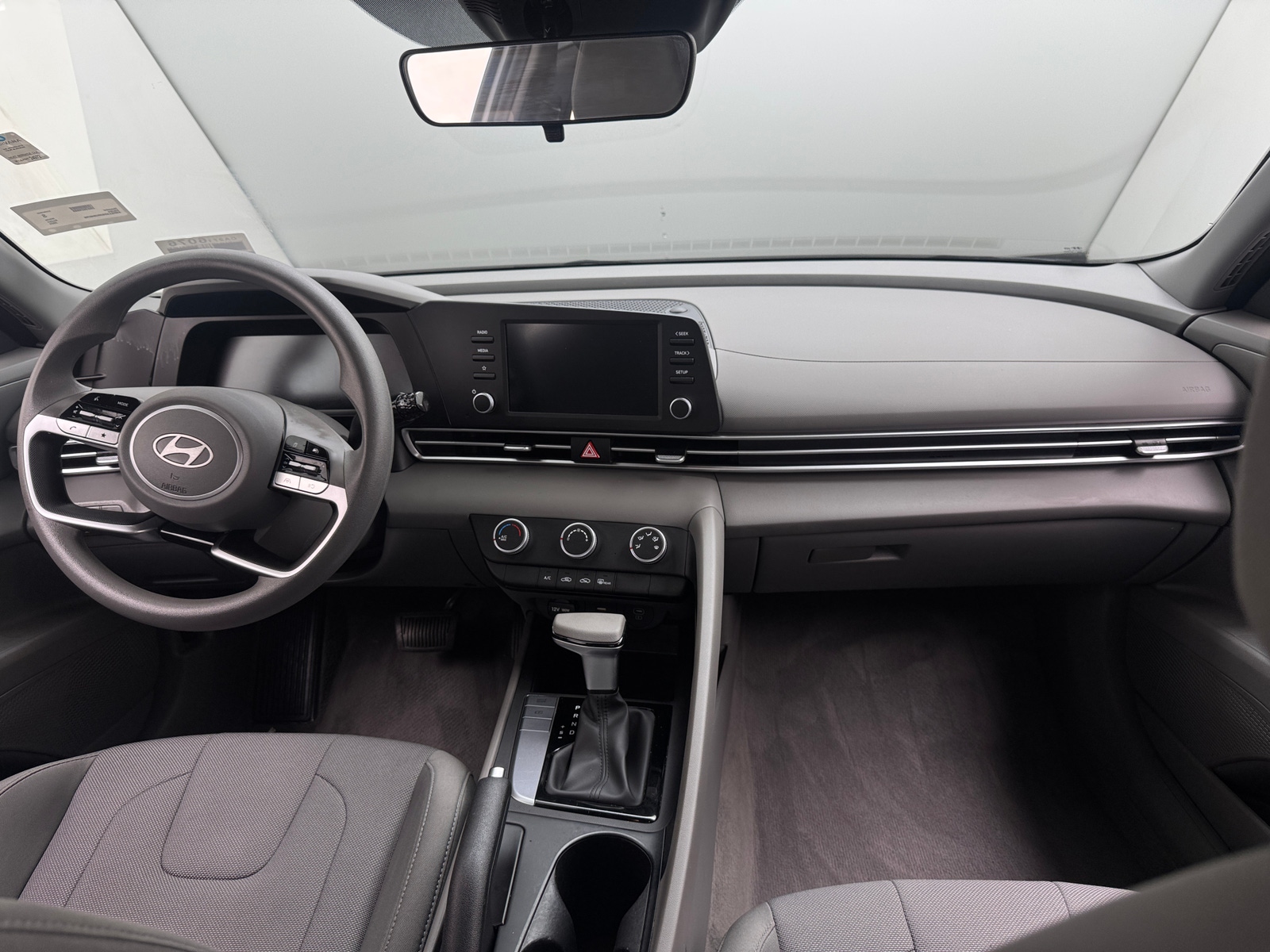 Thumbnail: 2024 Hyundai Elantra - 3