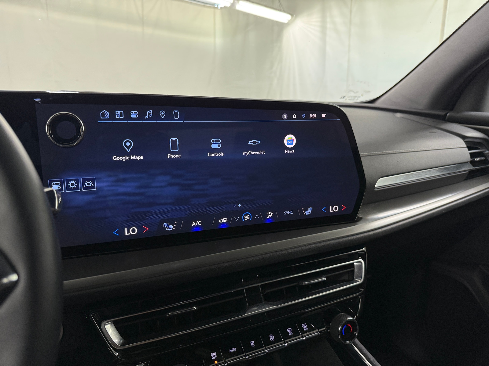 Thumbnail: 2025 Chevrolet Traverse - 4