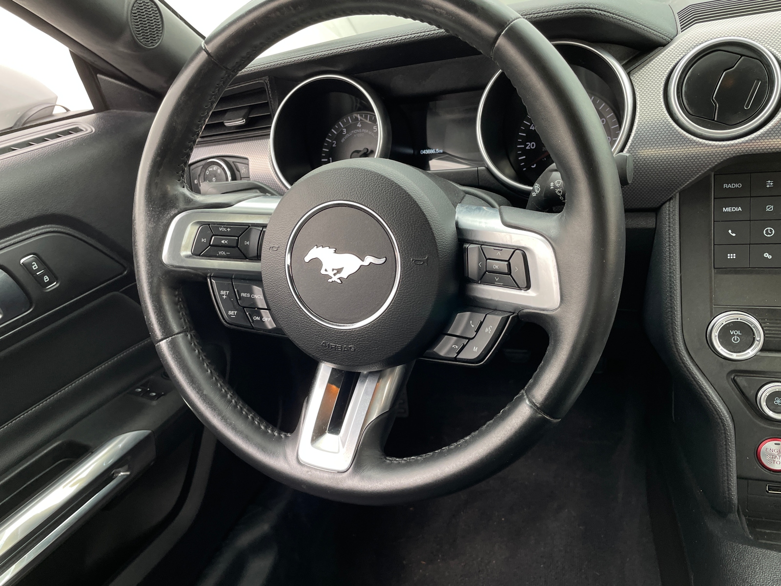 Thumbnail: 2019 Ford Mustang - 4