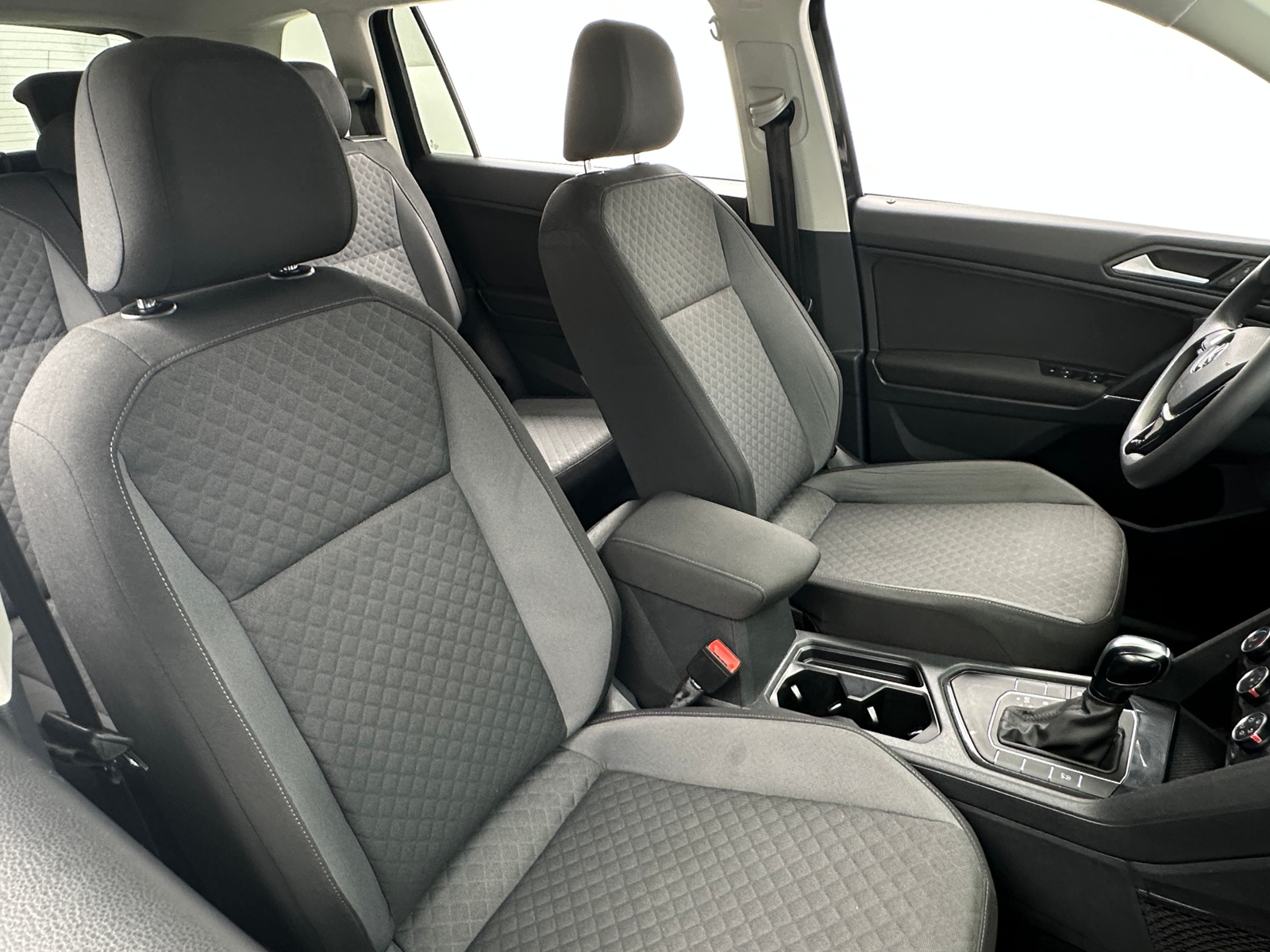 Thumbnail: 2020 Volkswagen Tiguan - 2