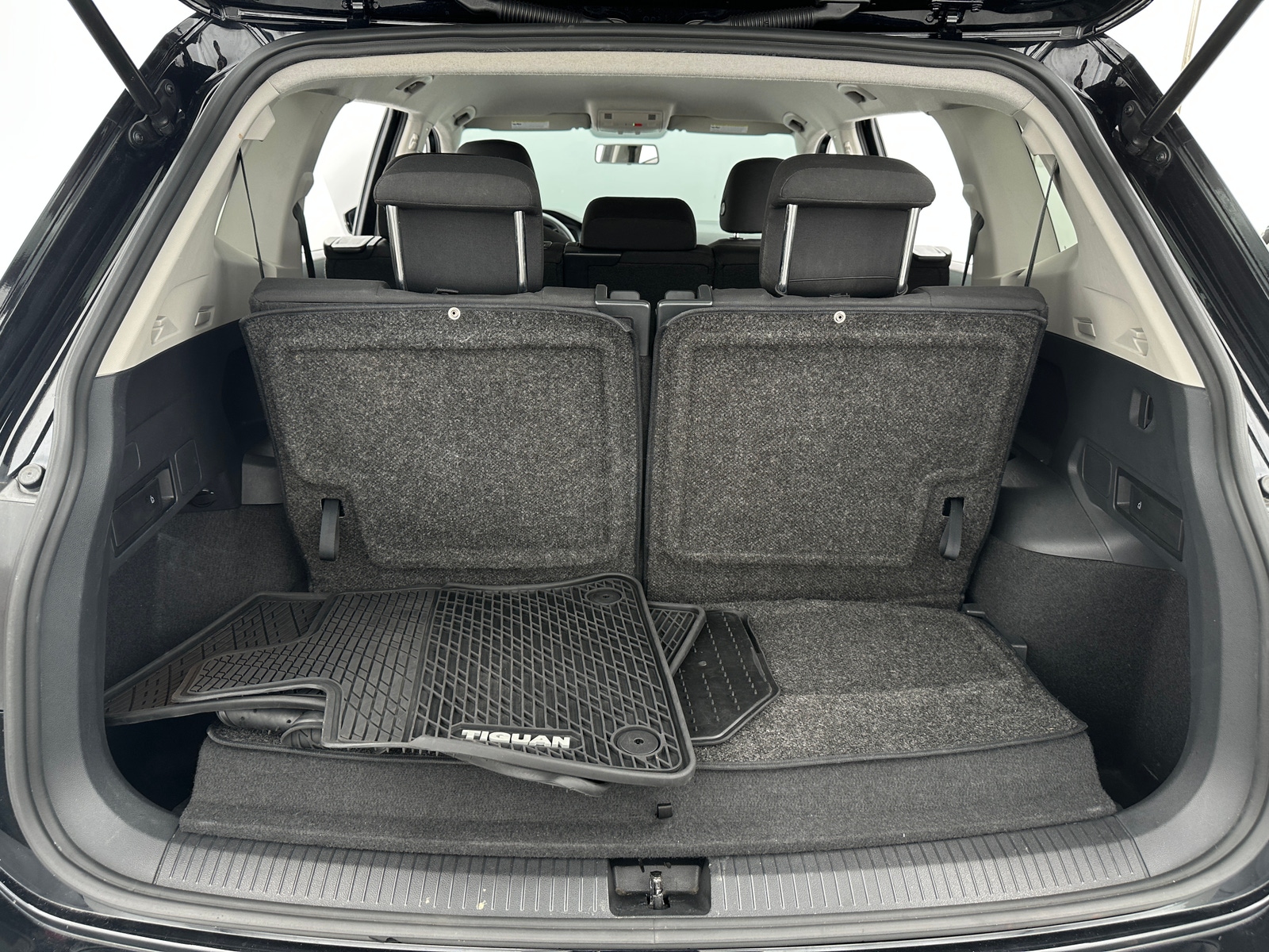 Thumbnail: 2020 Volkswagen Tiguan - 7