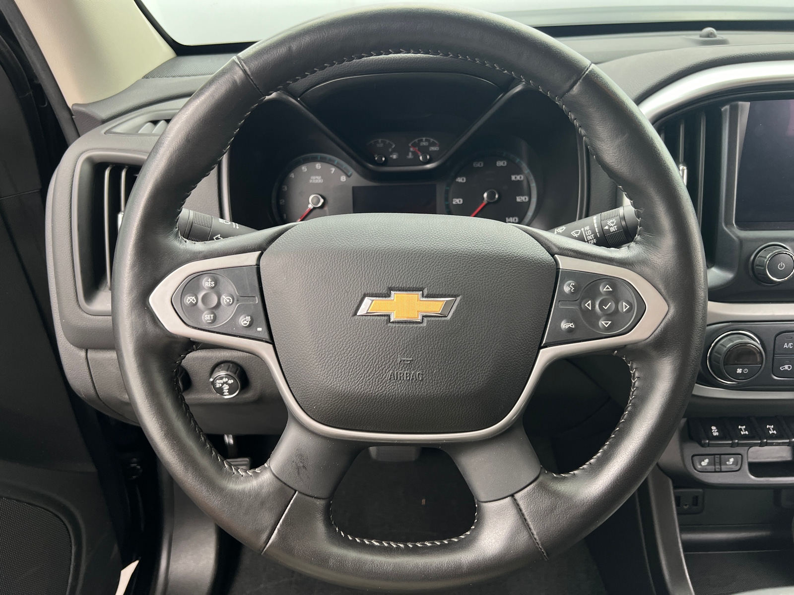 Thumbnail: 2022 Chevrolet Colorado - 4
