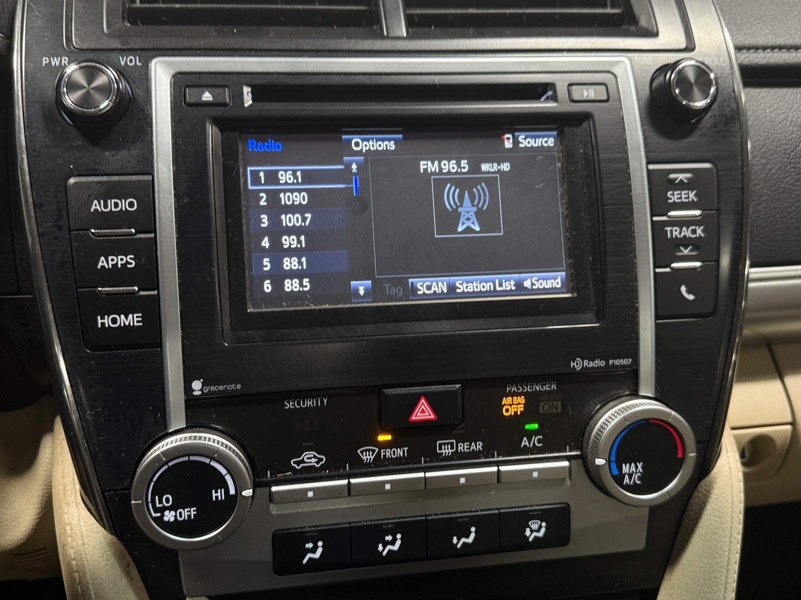 Thumbnail: 2014 Toyota Camry - 4