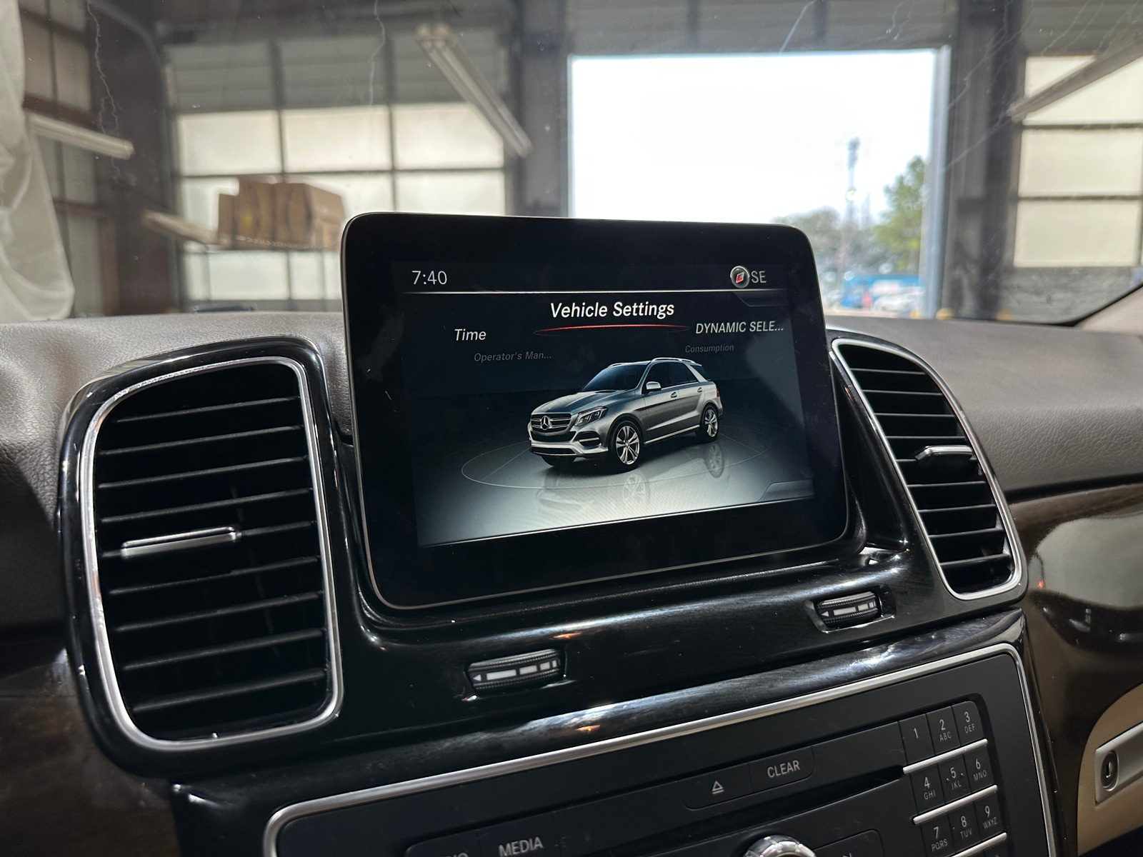 Thumbnail: 2016 Mercedes-Benz GLE - 3