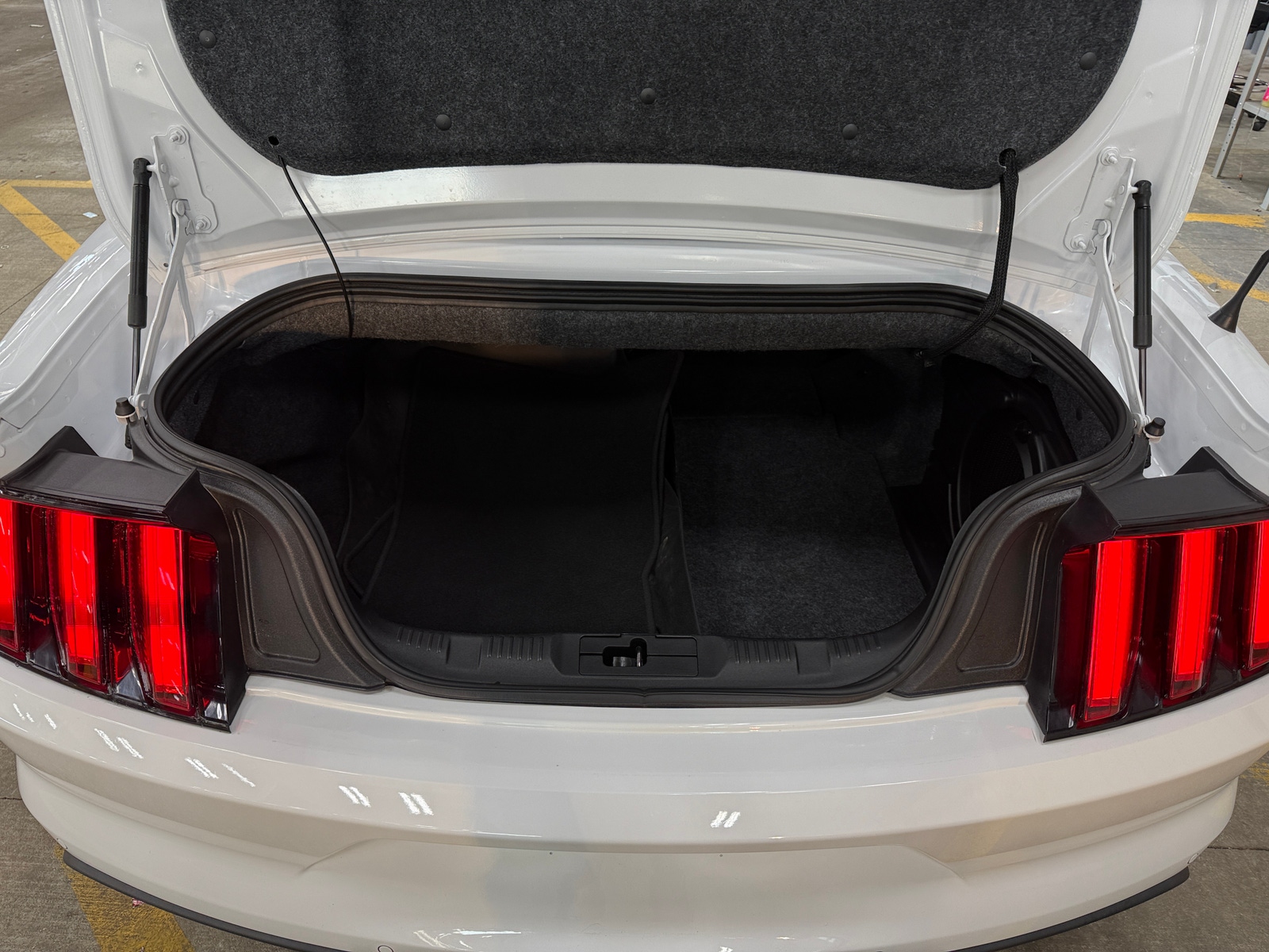 Thumbnail: 2015 Ford Mustang - 6