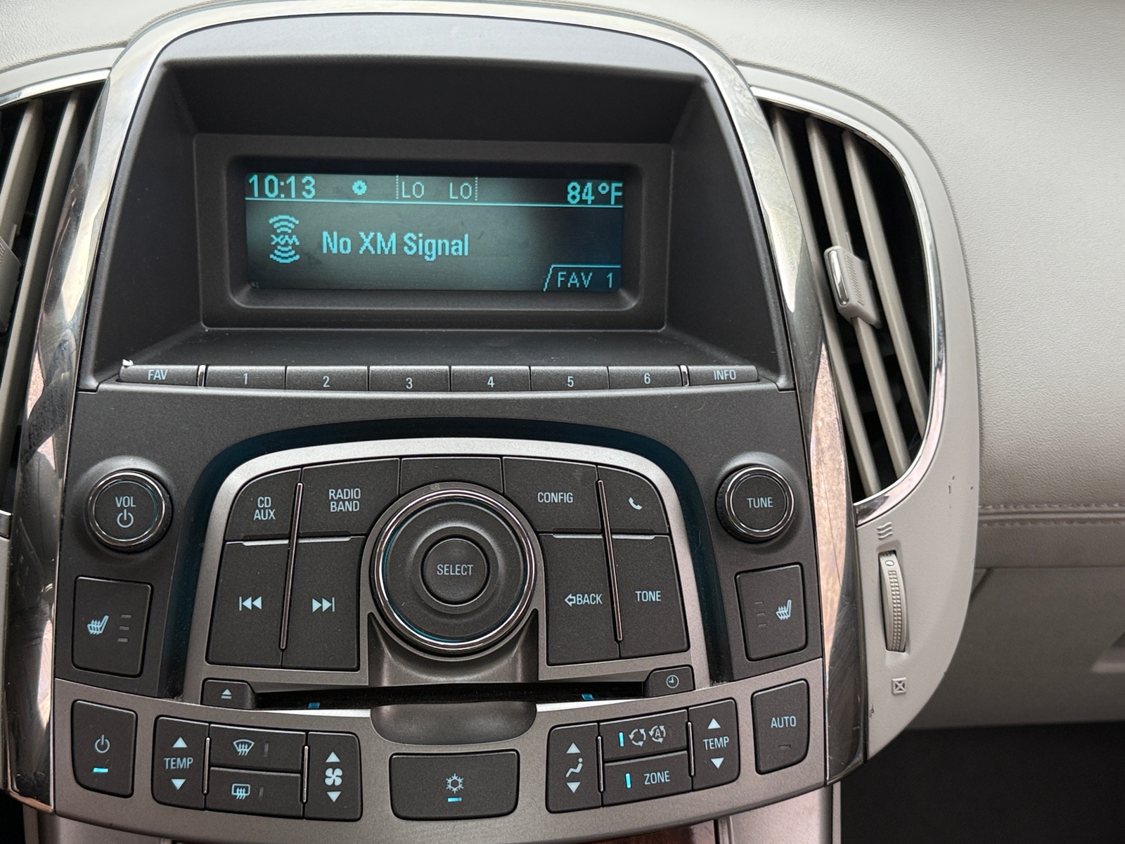 Thumbnail: 2010 Buick LaCrosse - 3
