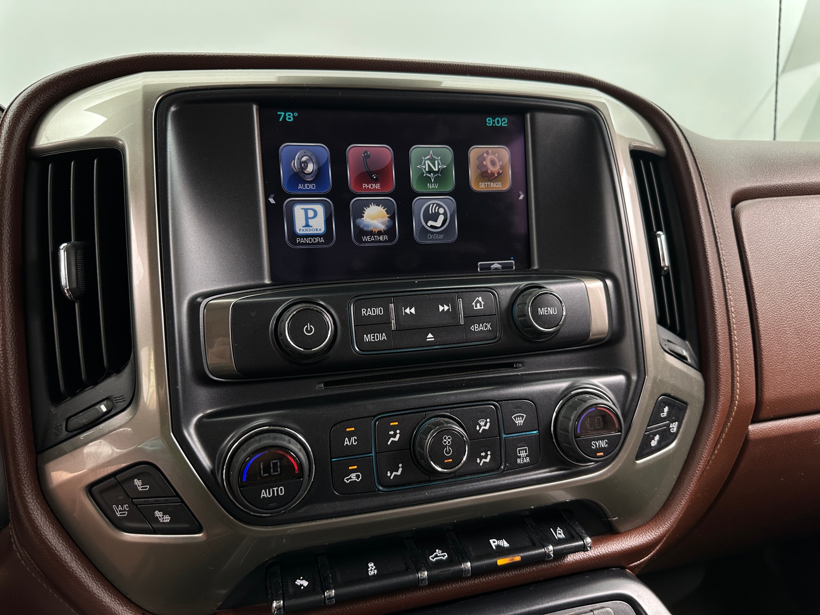 Thumbnail: 2014 Chevrolet Silverado 1500 - 3