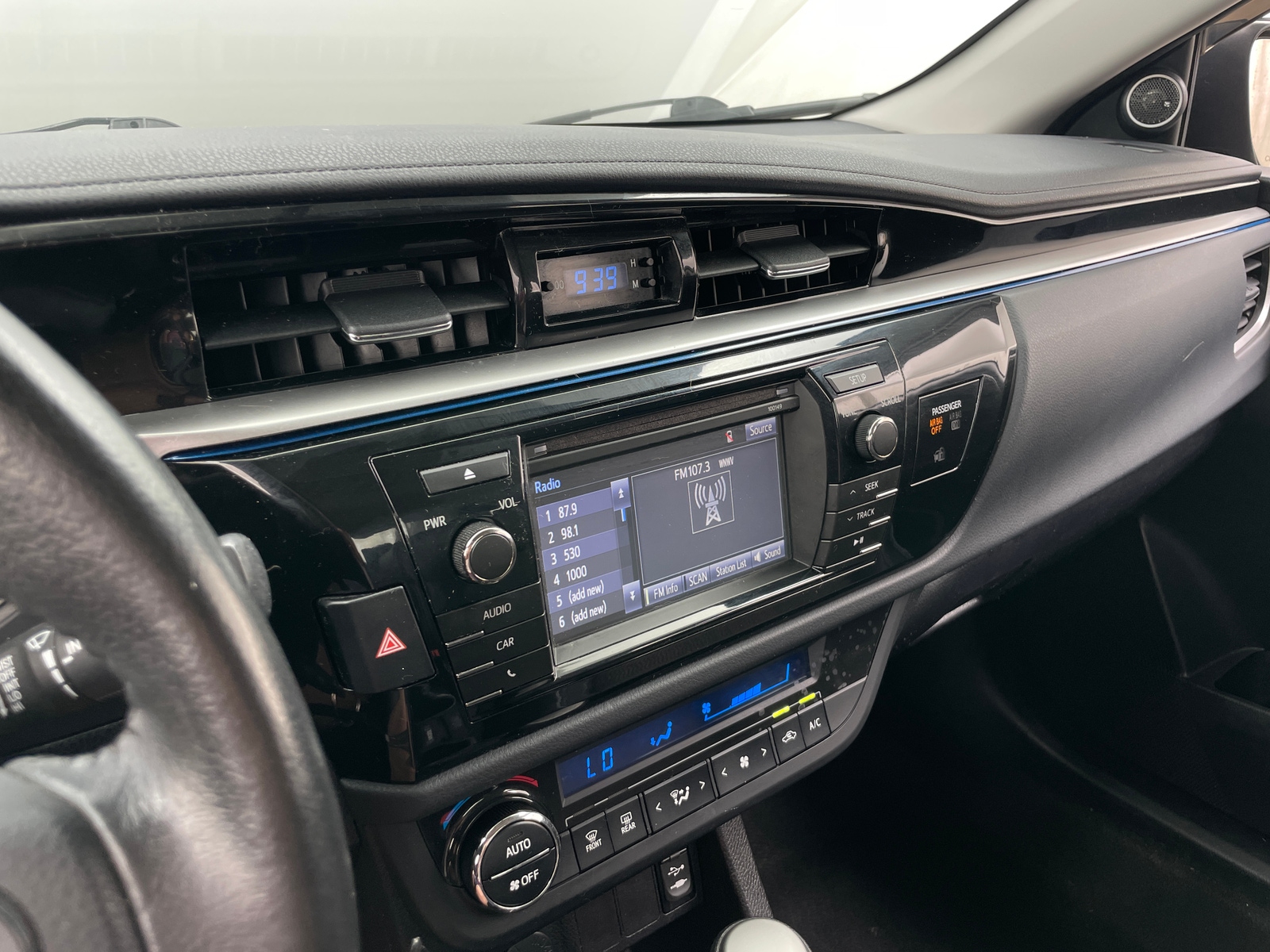 Thumbnail: 2014 Toyota Corolla - 4