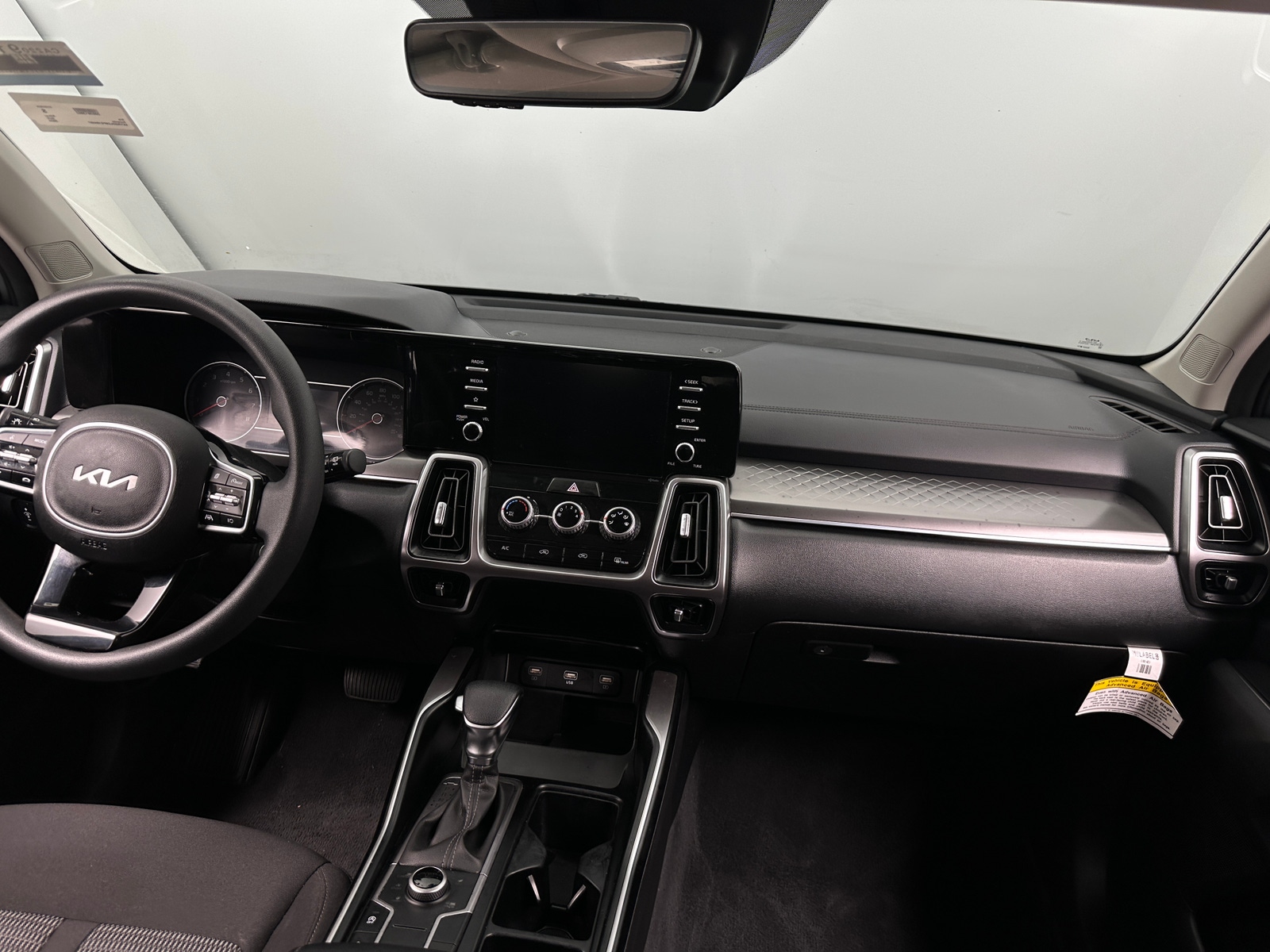 Thumbnail: 2023 Kia Sorento - 3