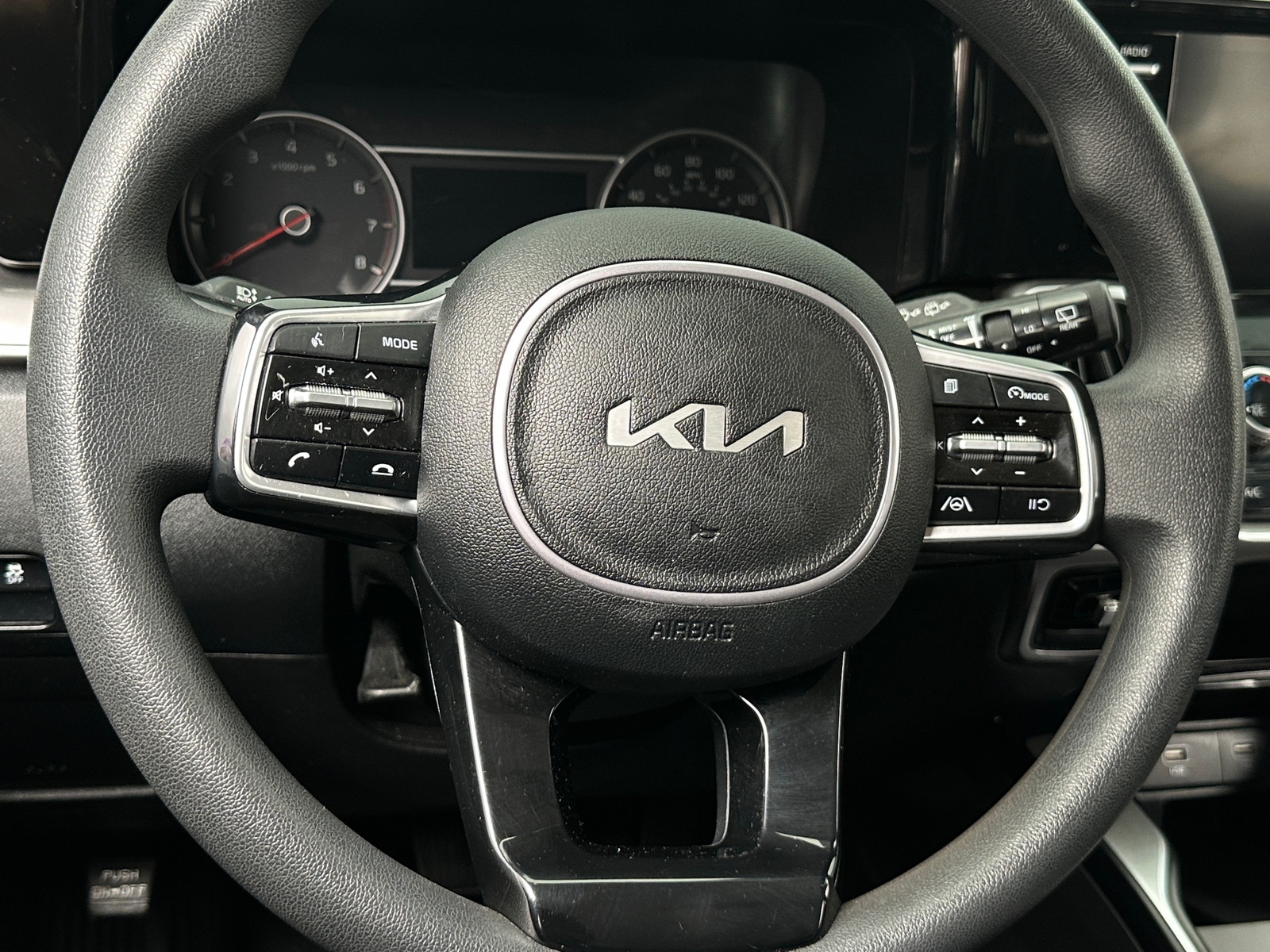 Thumbnail: 2023 Kia Sorento - 5