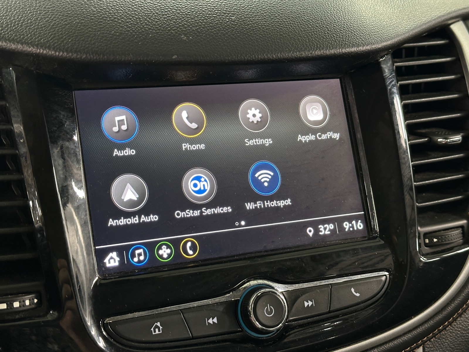 Thumbnail: 2018 Chevrolet Trax - 4