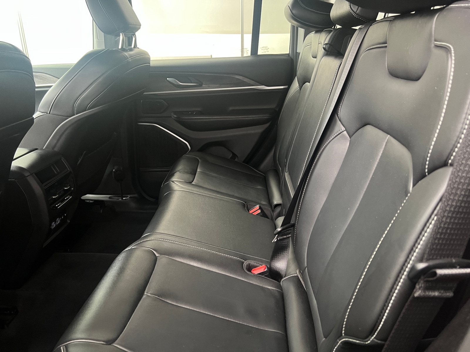 Thumbnail: 2022 Jeep Grand Cherokee - 5