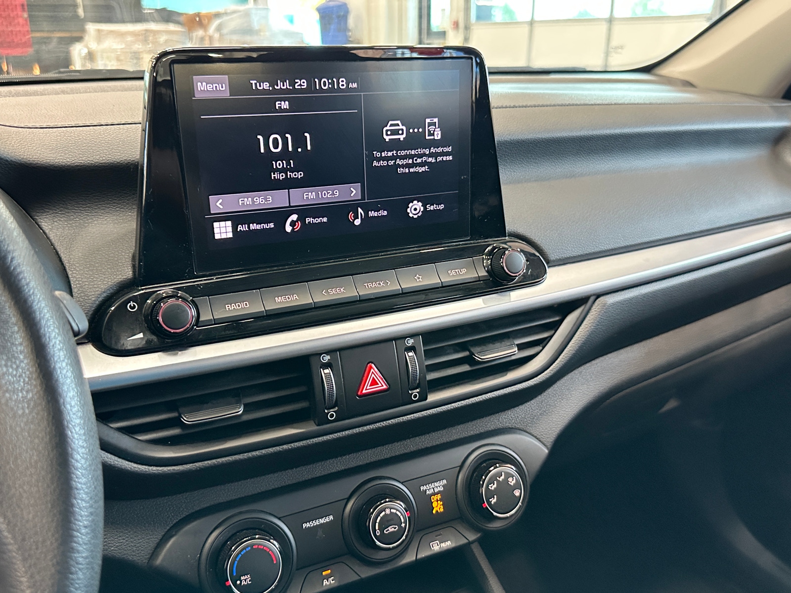 Thumbnail: 2022 Kia Forte - 4
