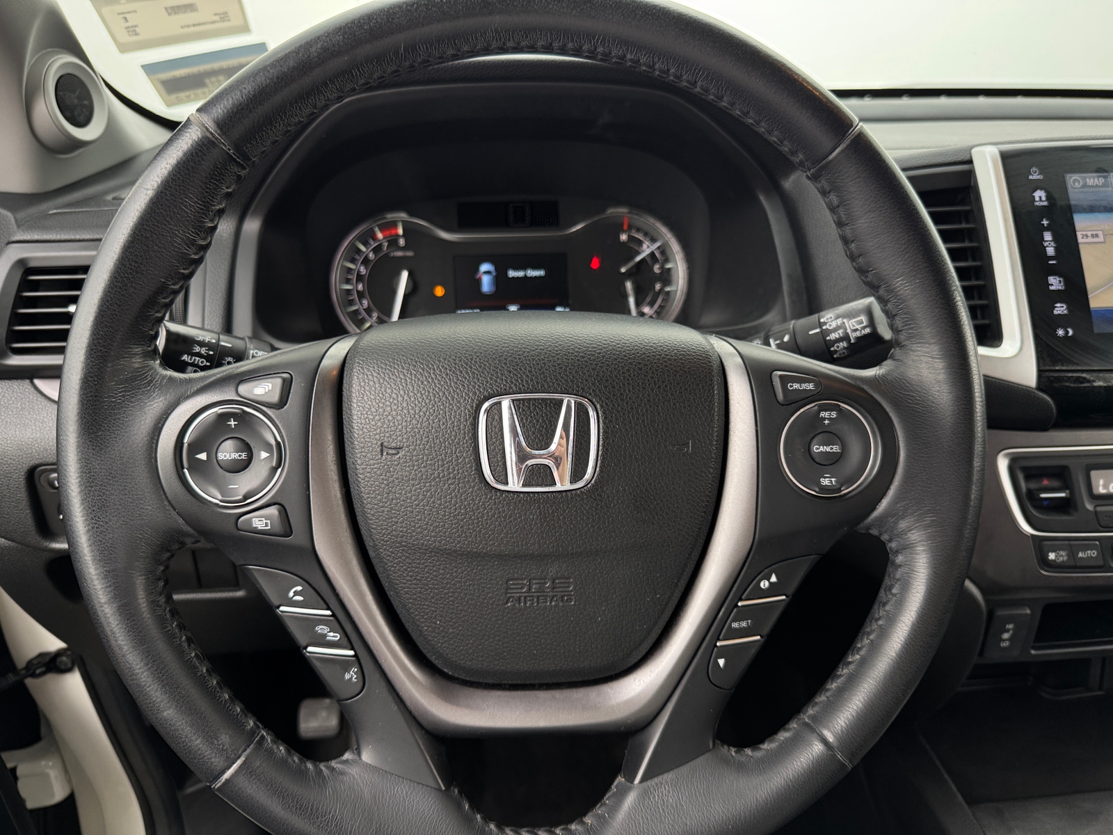 Thumbnail: 2017 Honda Pilot - 4