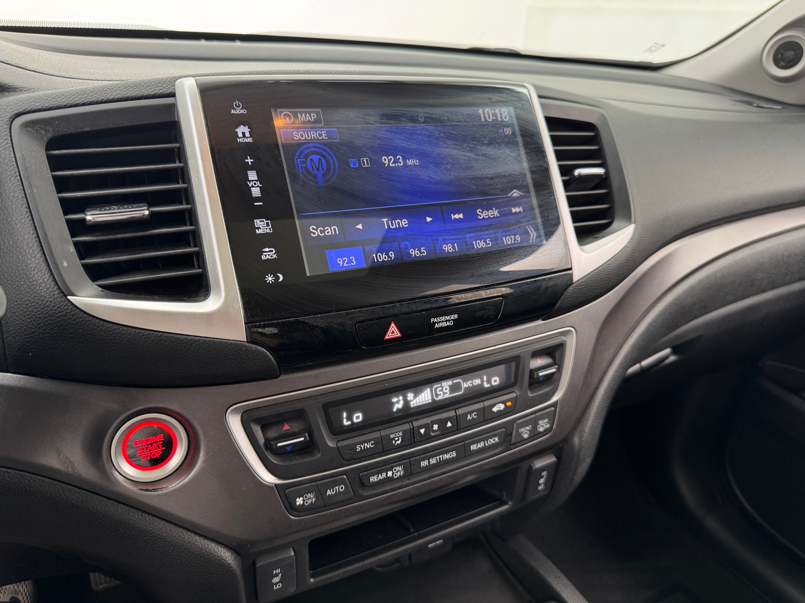 Thumbnail: 2017 Honda Pilot - 3