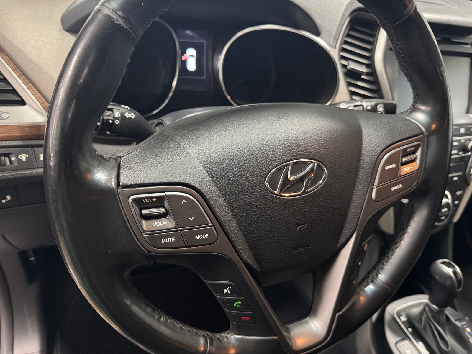 Thumbnail: 2017 Hyundai Santa Fe - 4