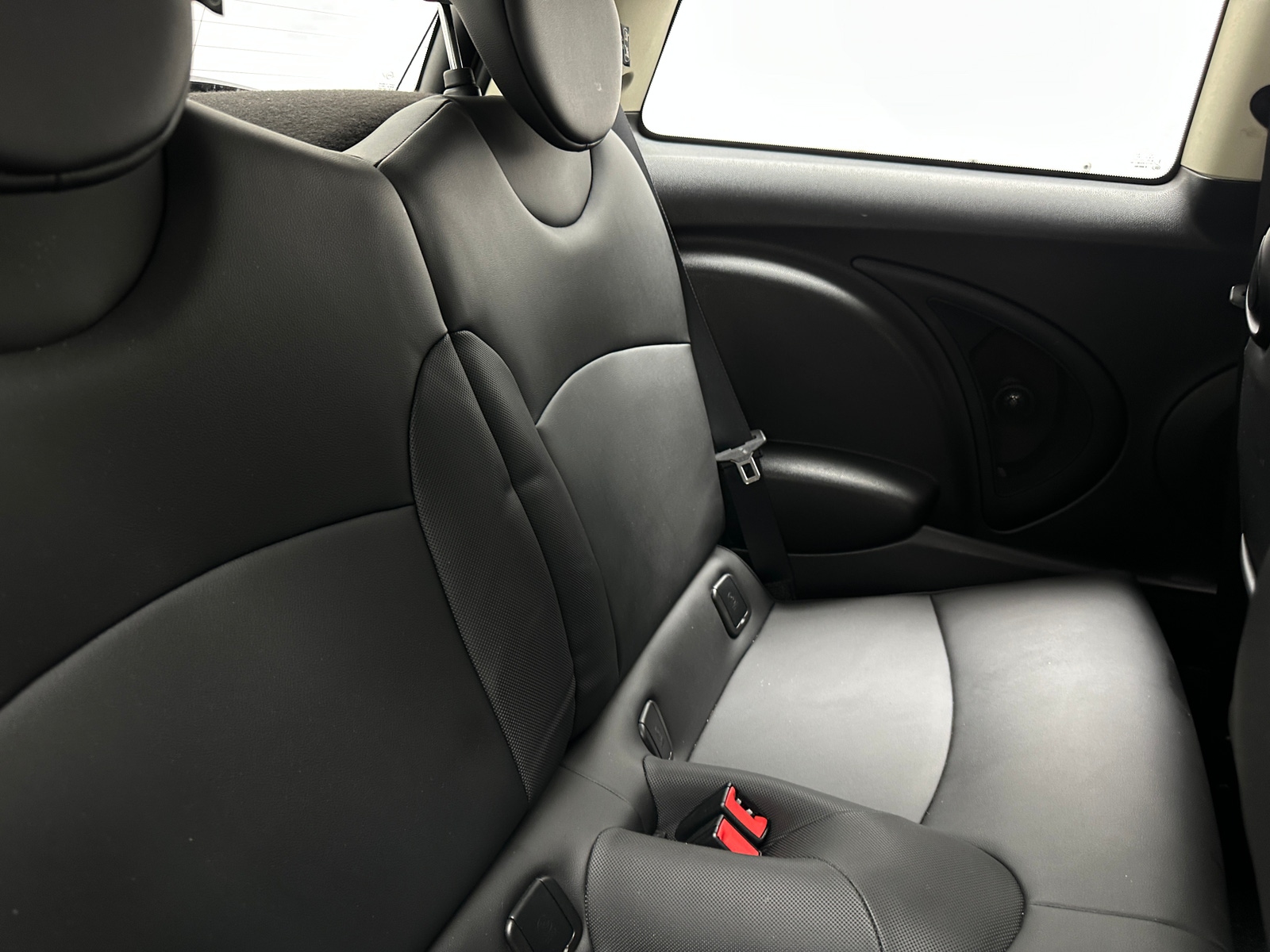 Thumbnail: 2012 MINI Cooper Hardtop - 5