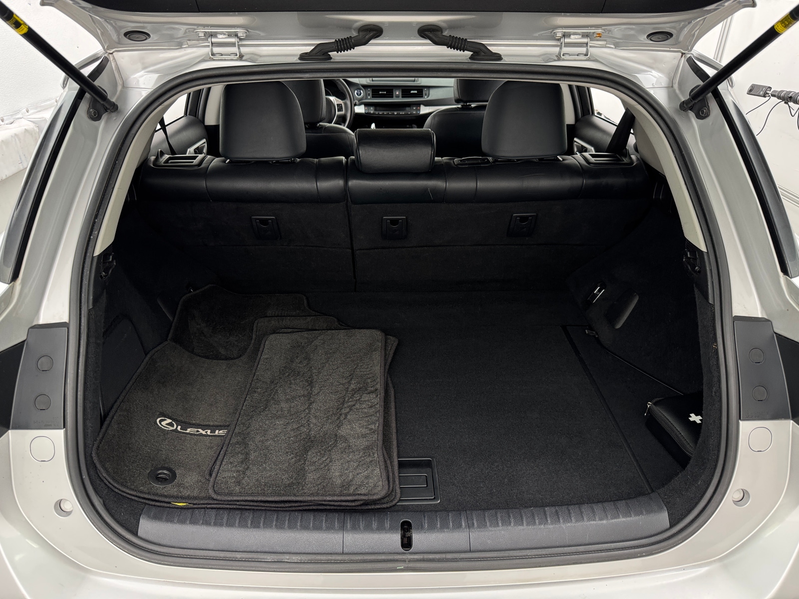 Thumbnail: 2011 Lexus CT - 6