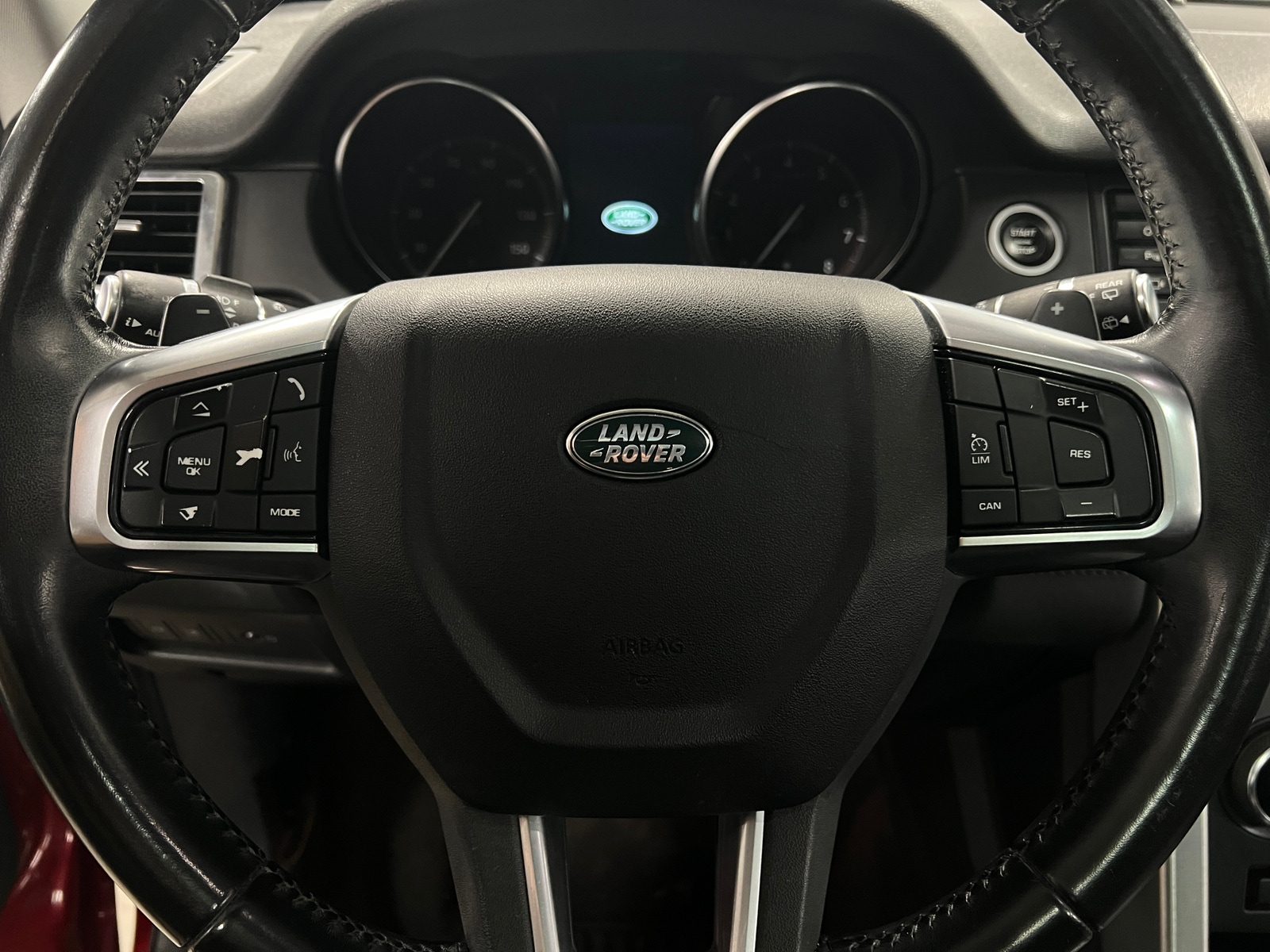 Thumbnail: 2019 Land Rover Discovery Sport - 4