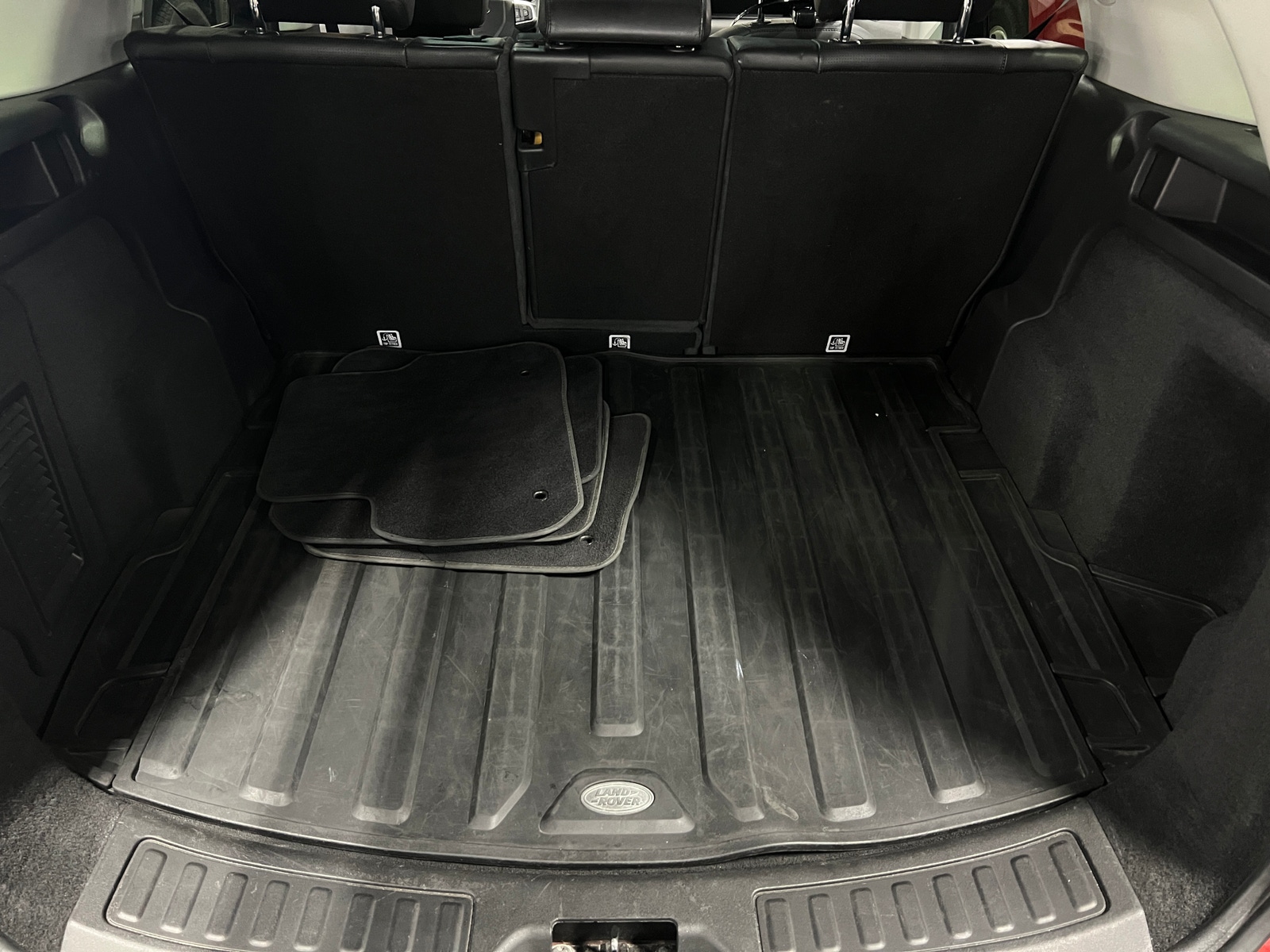 Thumbnail: 2019 Land Rover Discovery Sport - 6