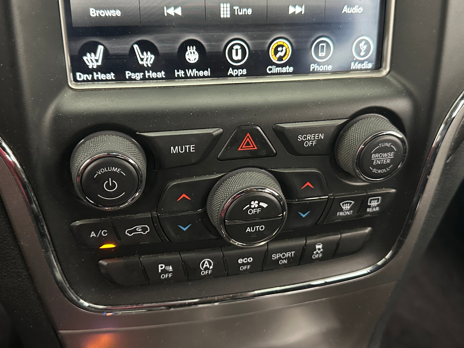 Thumbnail: 2018 Jeep Grand Cherokee - 3