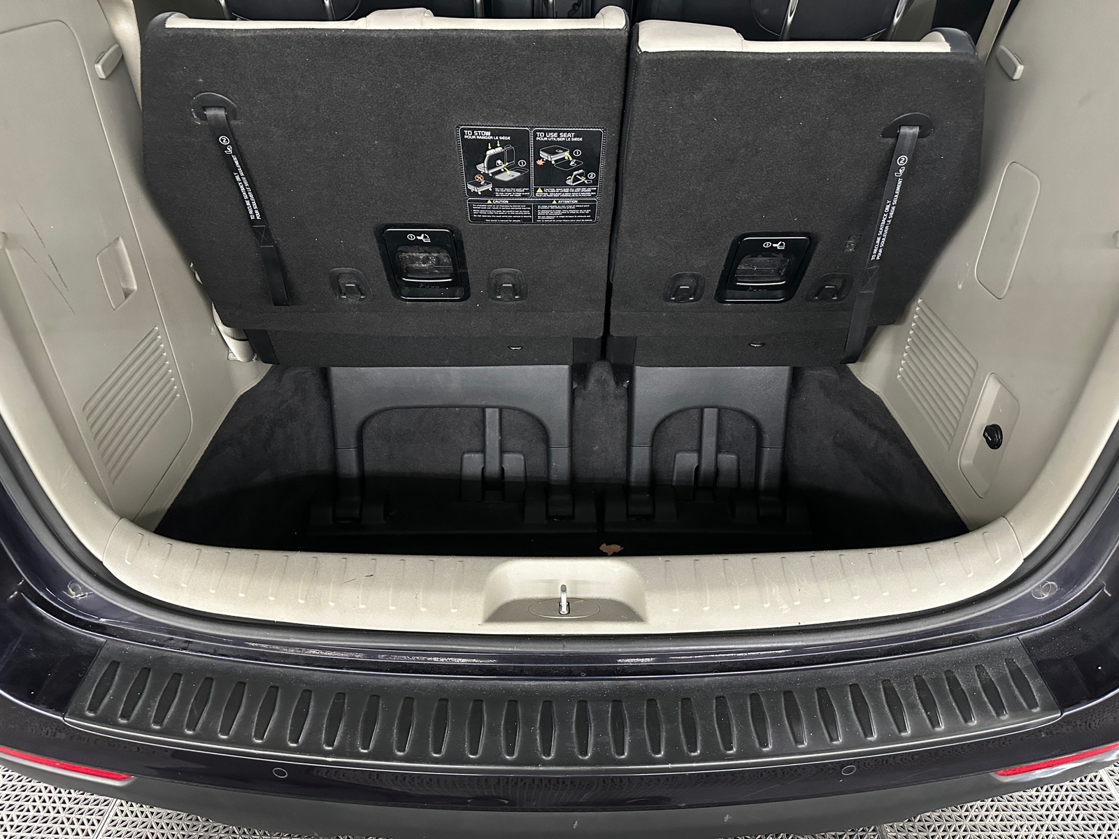 Thumbnail: 2019 Kia Sedona - 6