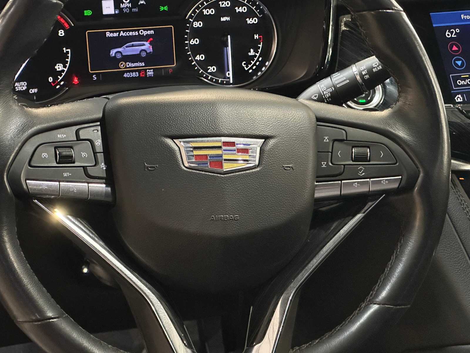 Thumbnail: 2023 Cadillac XT6 - 4