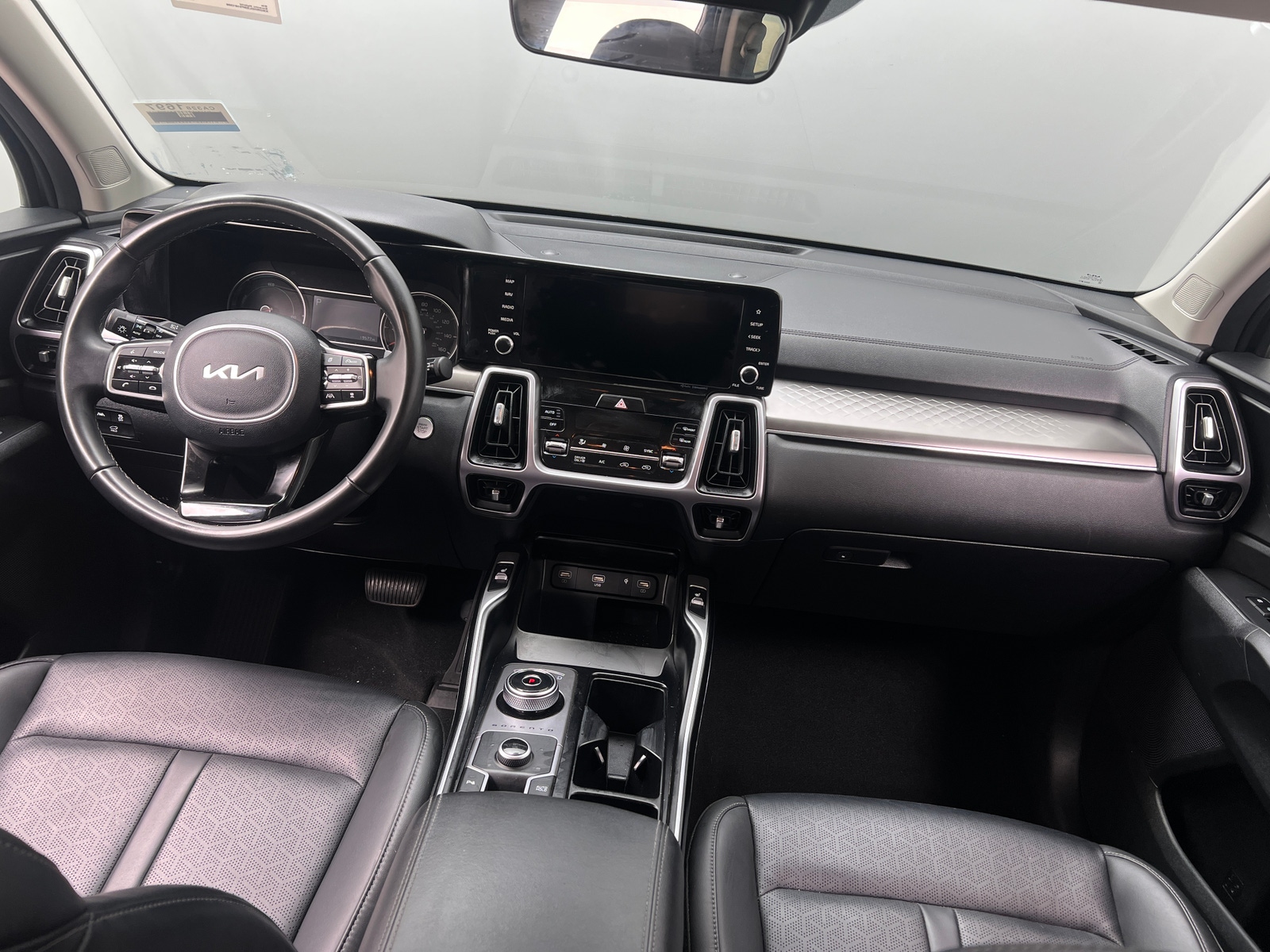 Thumbnail: 2023 Kia Sorento - 2