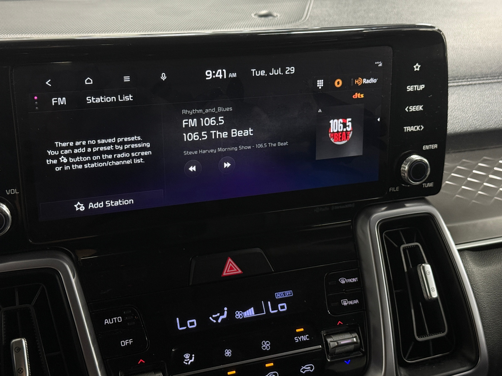 Thumbnail: 2023 Kia Sorento - 3