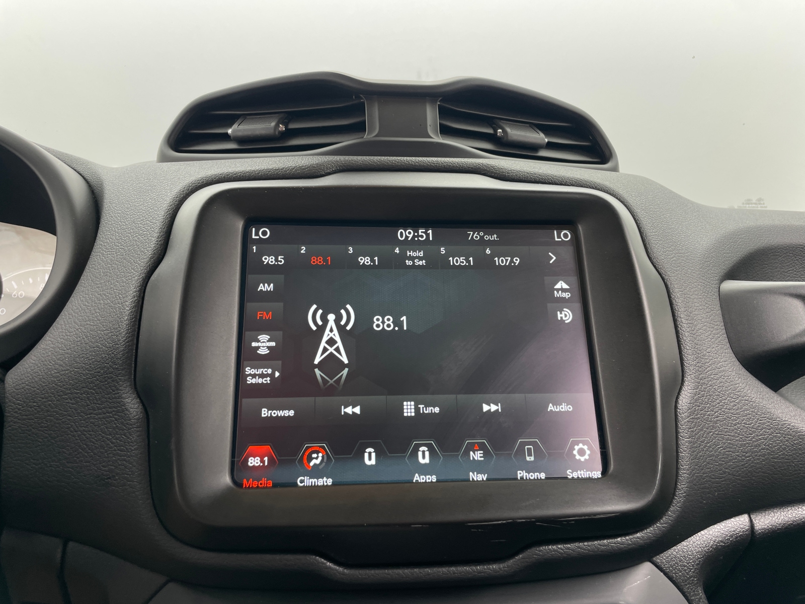 Thumbnail: 2022 Jeep Renegade - 4